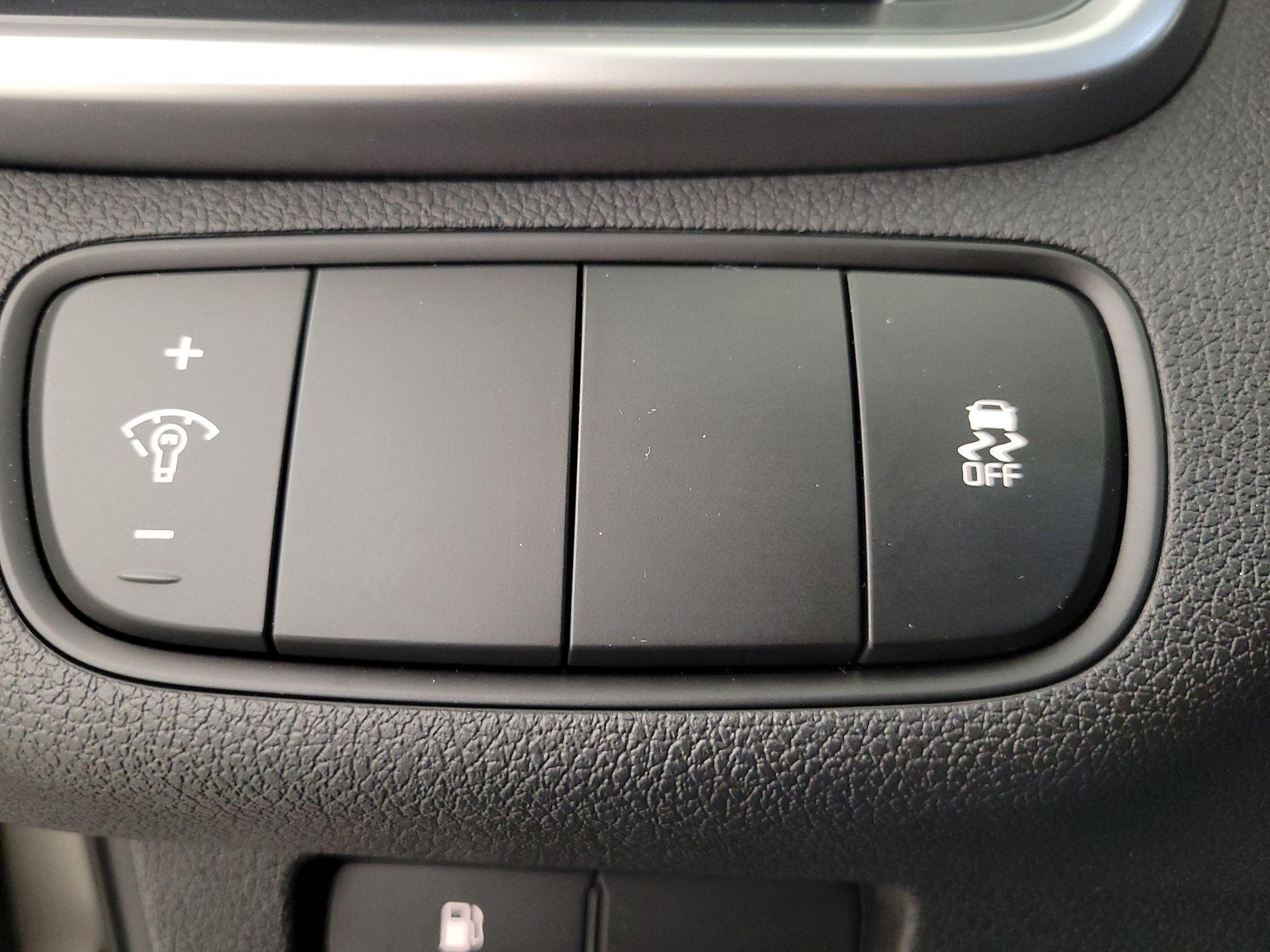 Thumbnail: 2016 Kia Sorento - 13