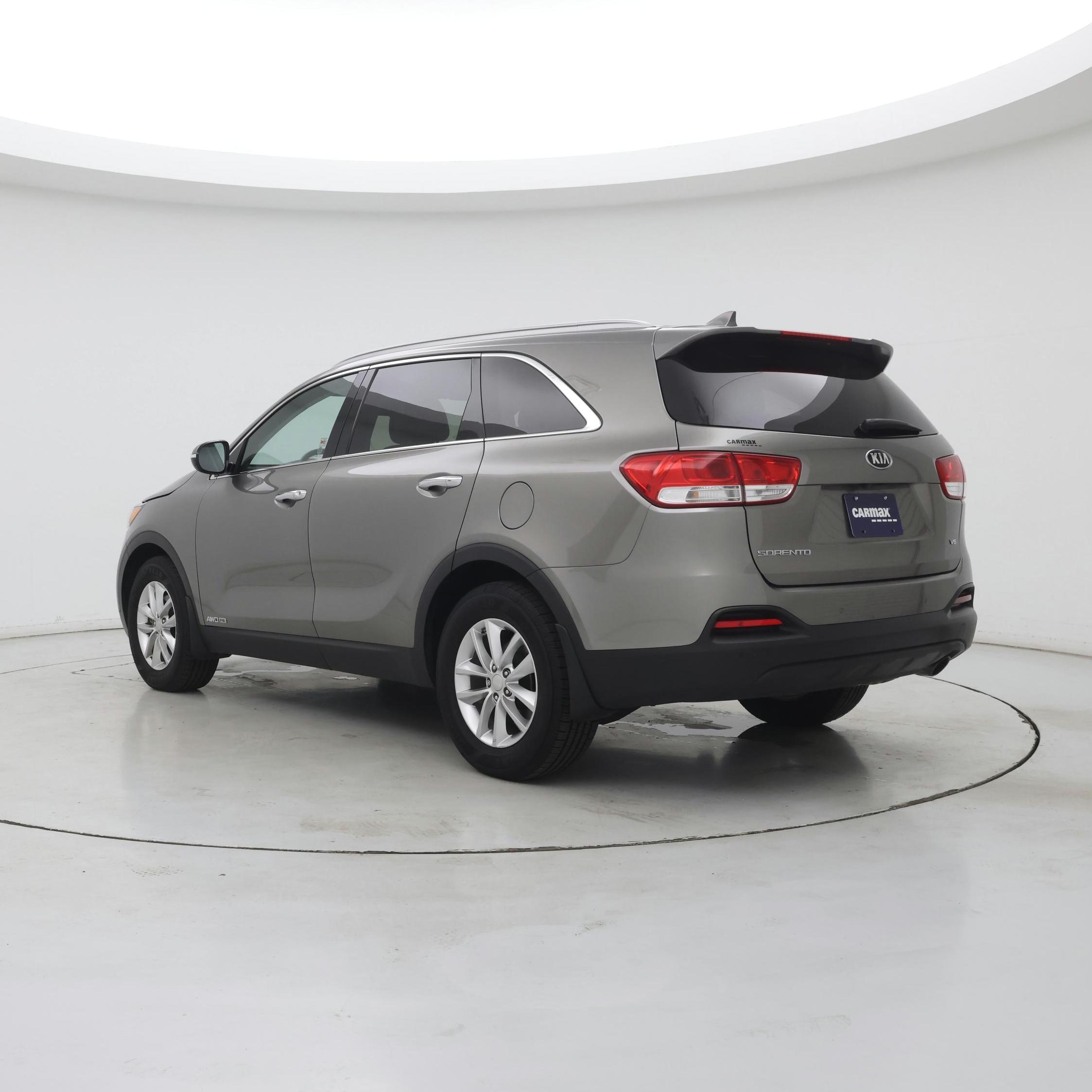 Thumbnail: 2016 Kia Sorento - 2