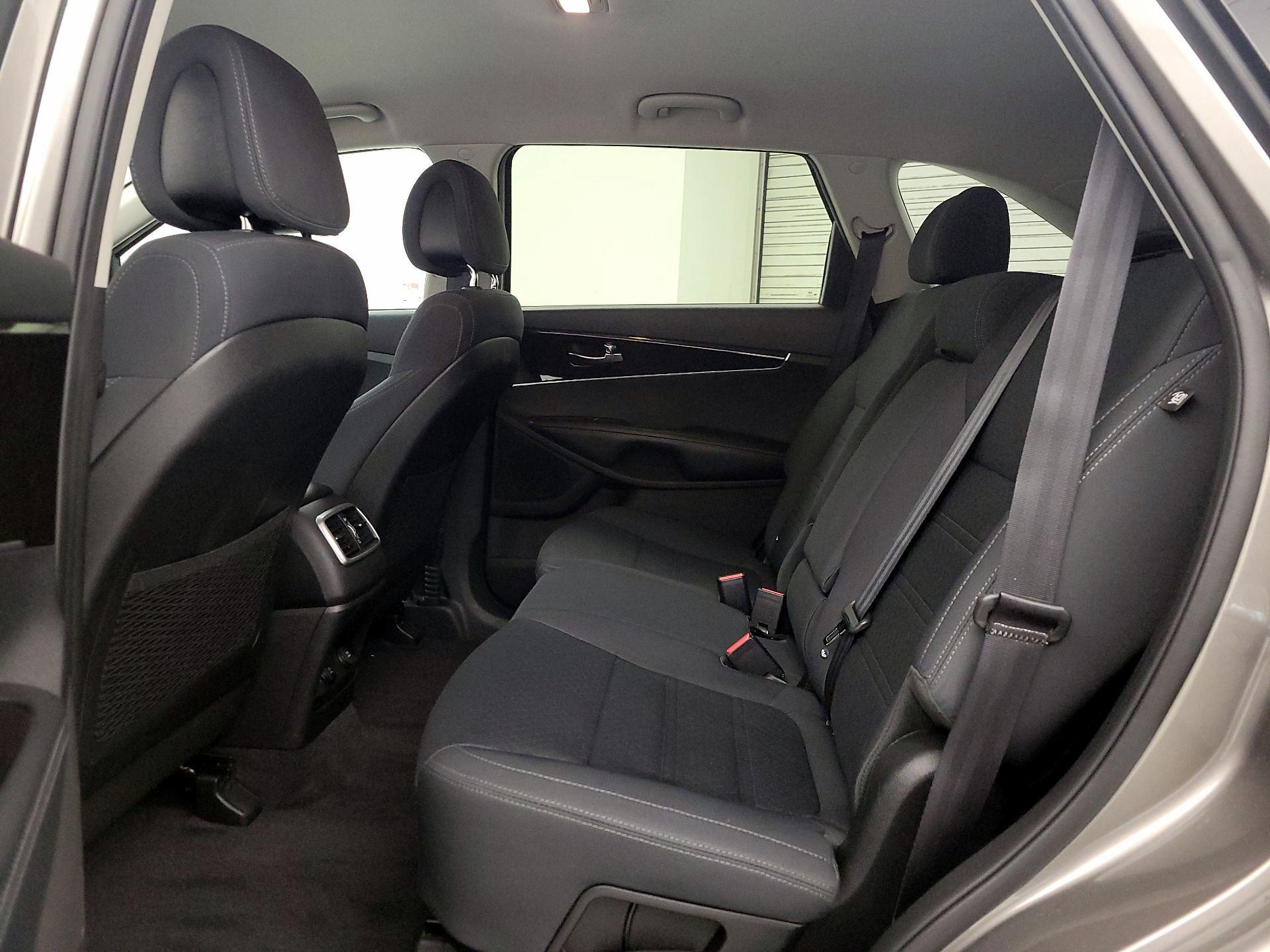 Thumbnail: 2016 Kia Sorento - 19
