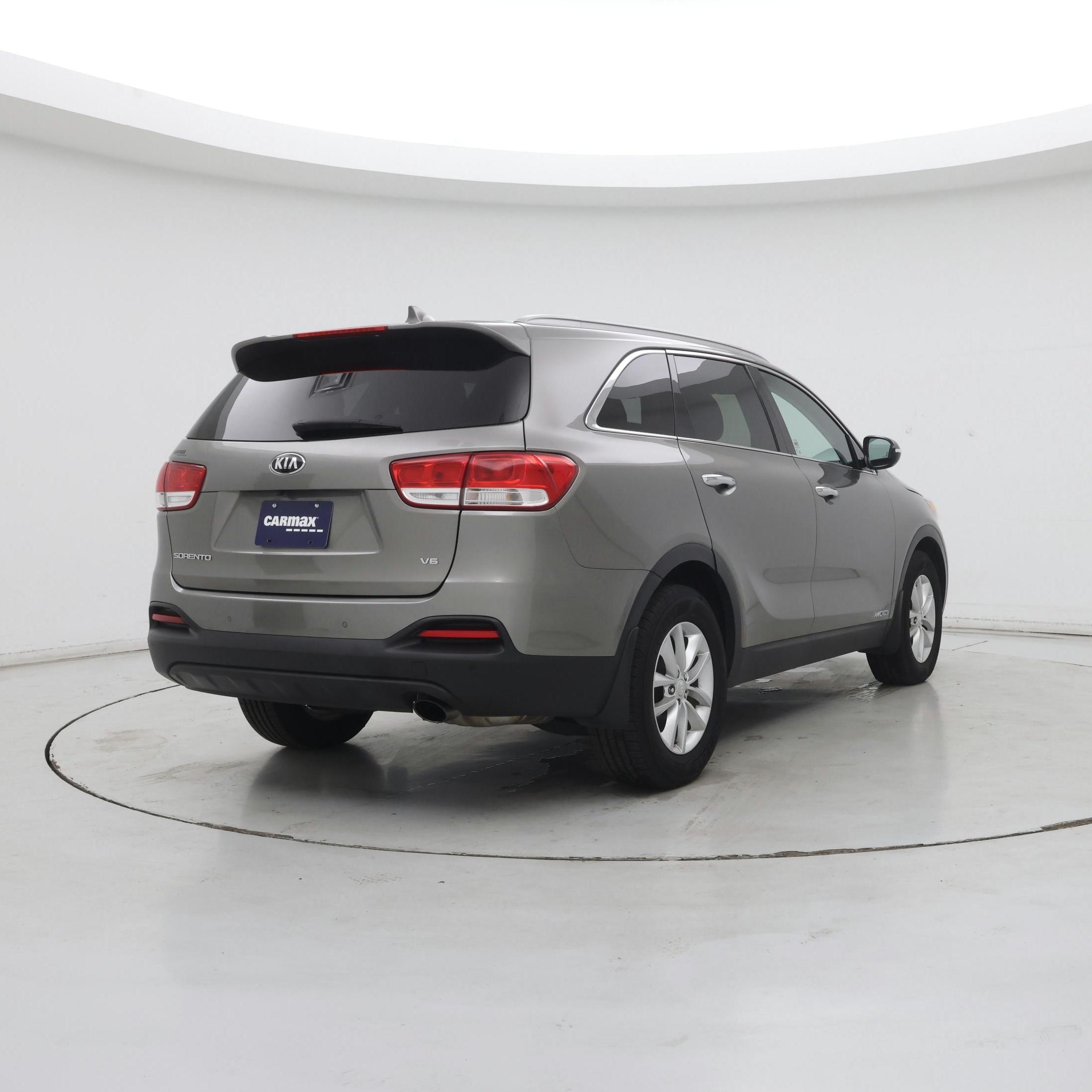 Thumbnail: 2016 Kia Sorento - 8