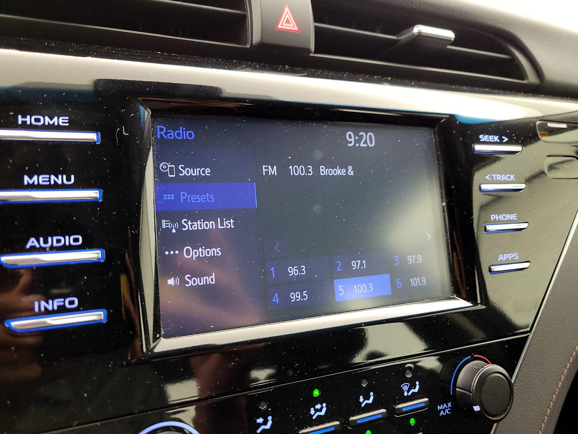 Thumbnail: 2018 Toyota Camry - 15