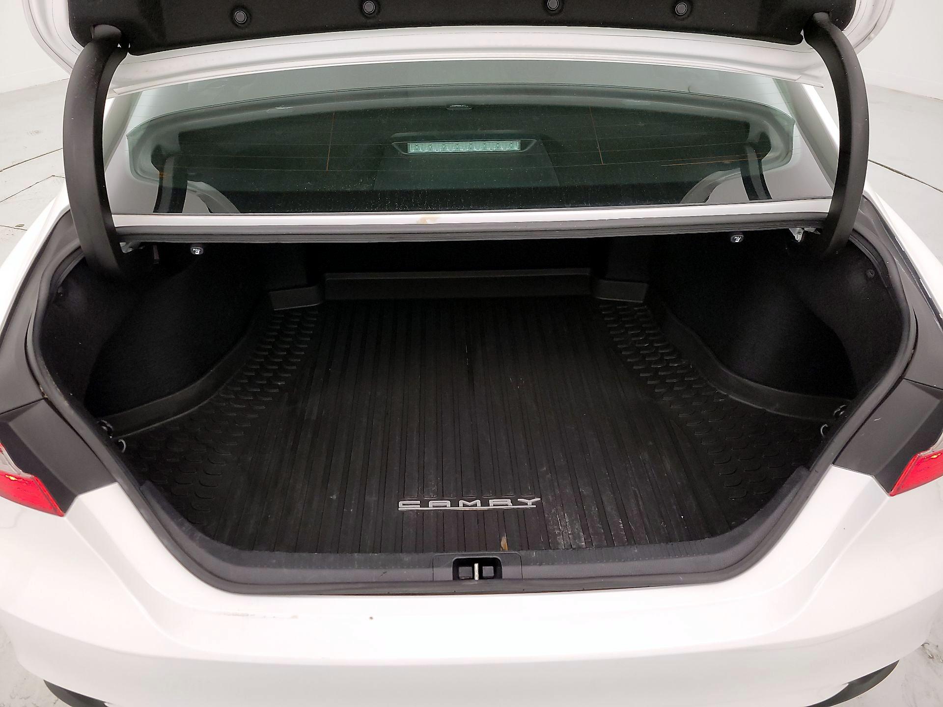 Thumbnail: 2018 Toyota Camry - 20