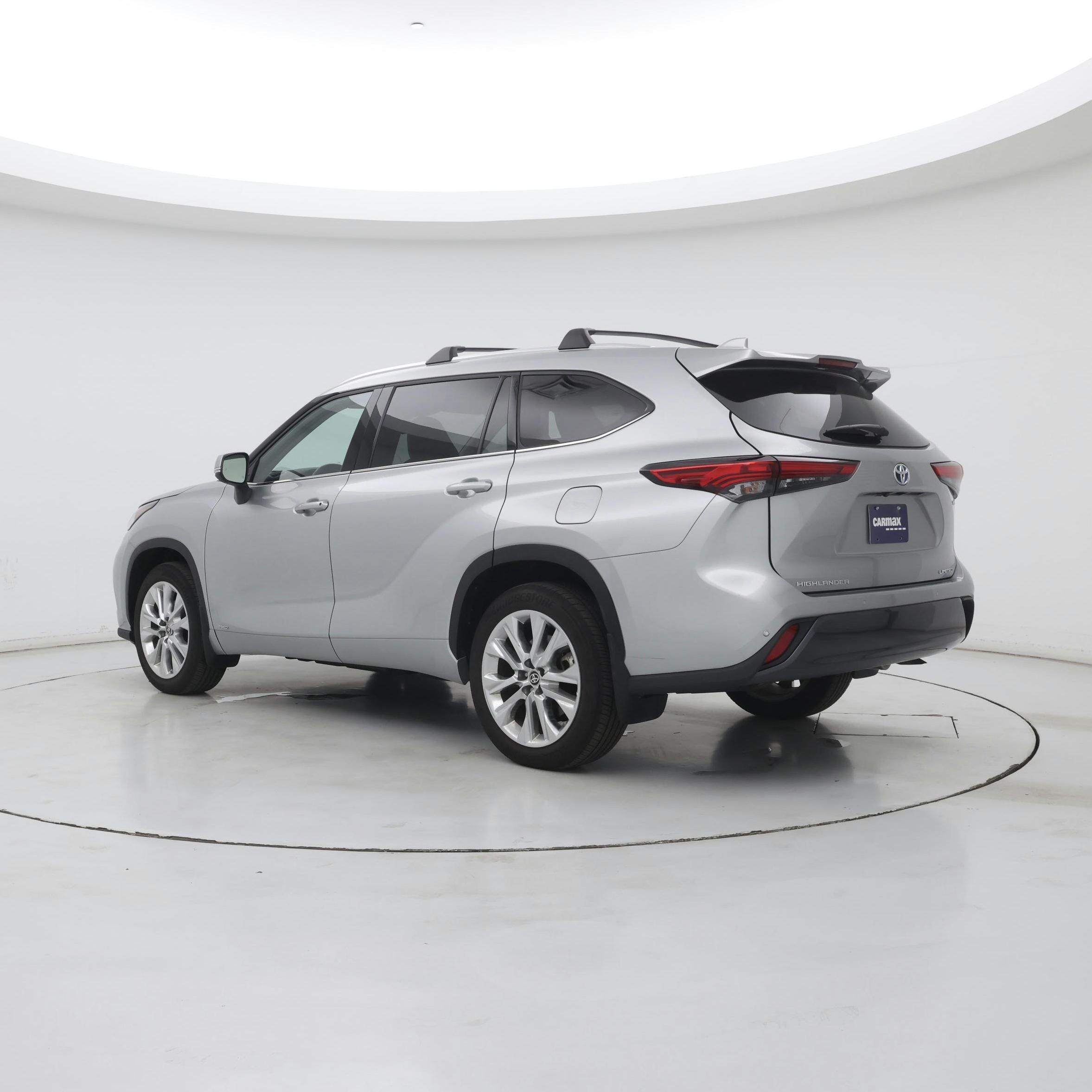 Thumbnail: 2023 Toyota Highlander - 2