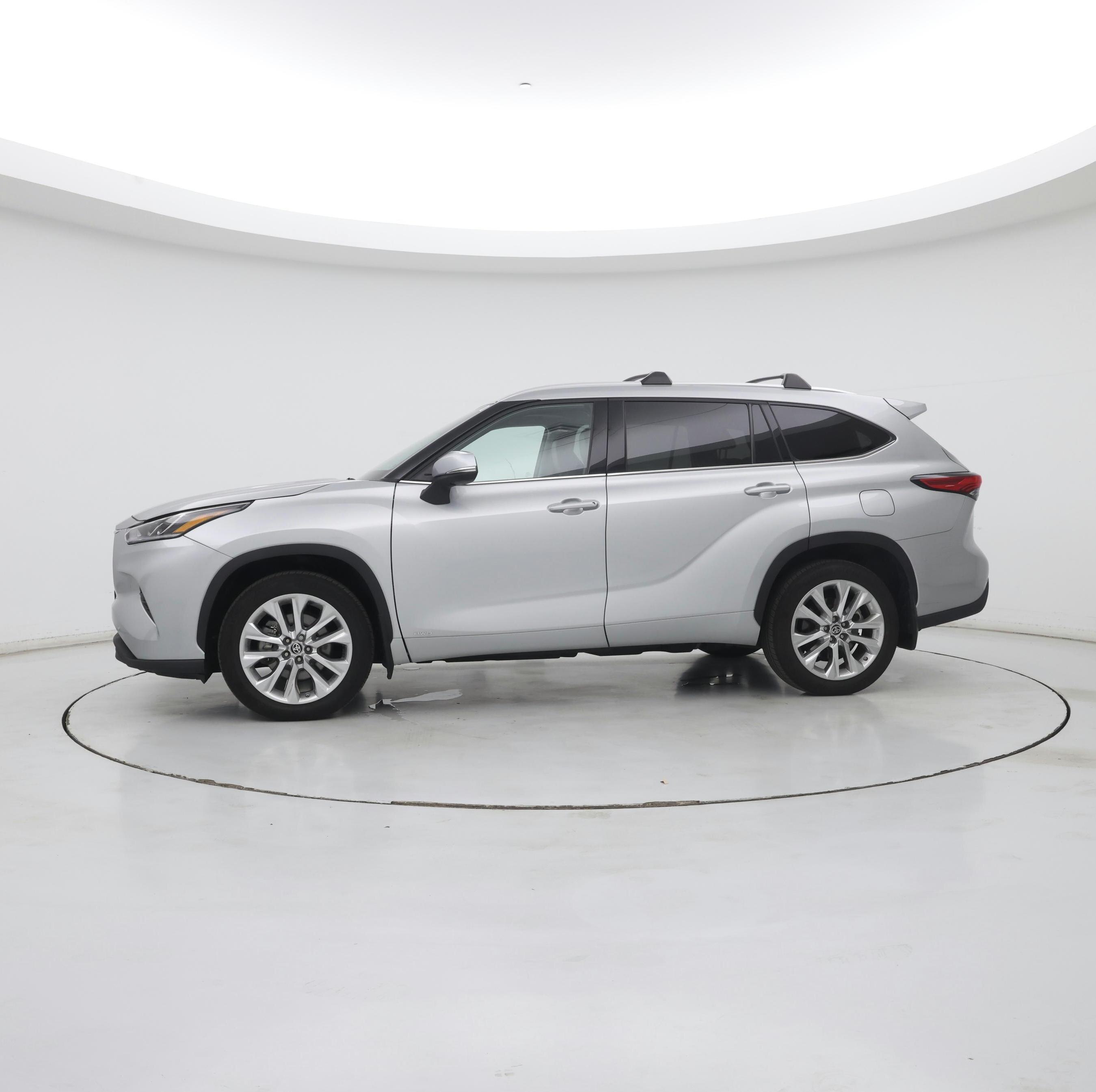 Thumbnail: 2023 Toyota Highlander - 3