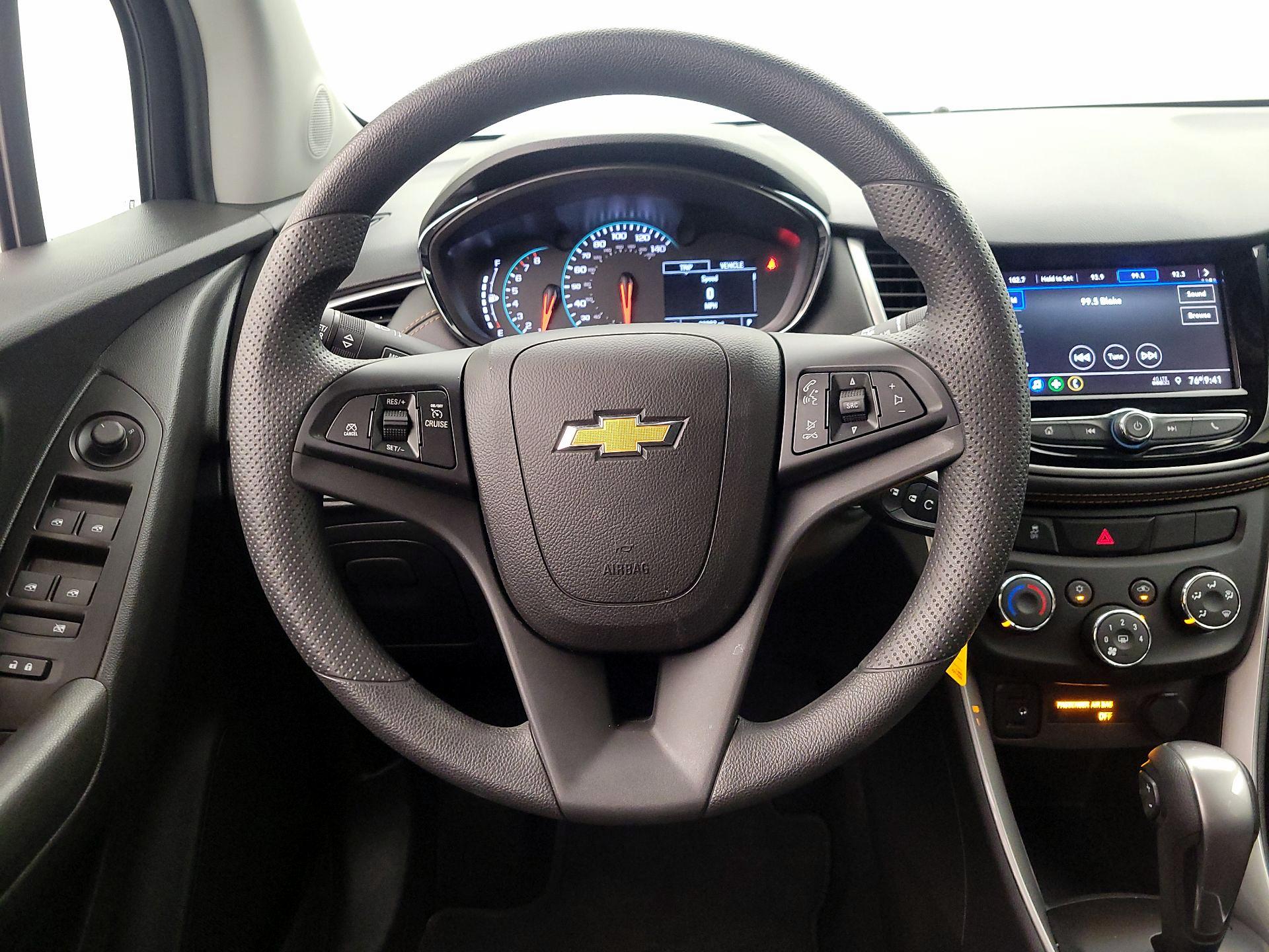 Thumbnail: 2022 Chevrolet Trax - 10