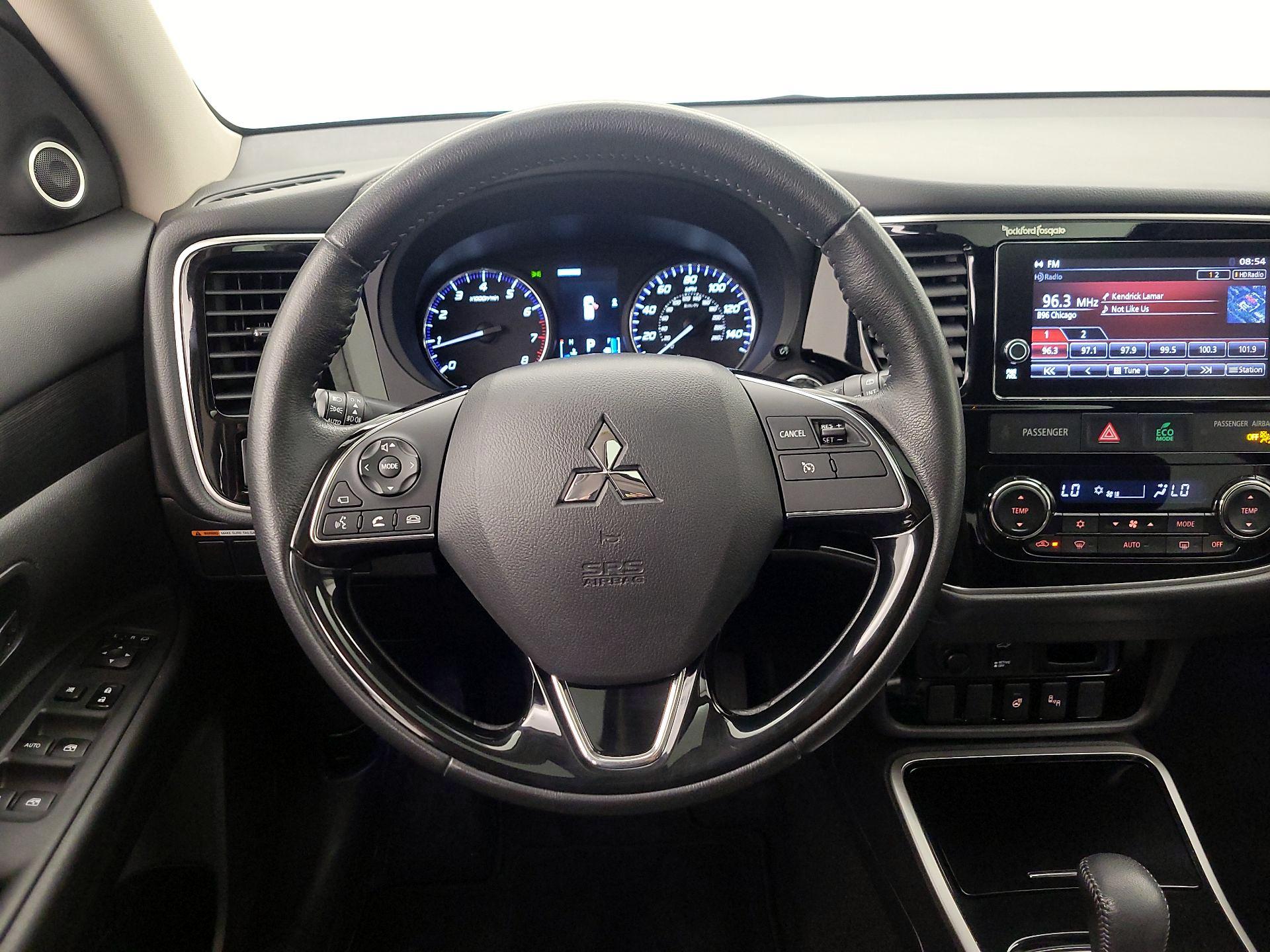 Thumbnail: 2018 Mitsubishi Outlander - 10