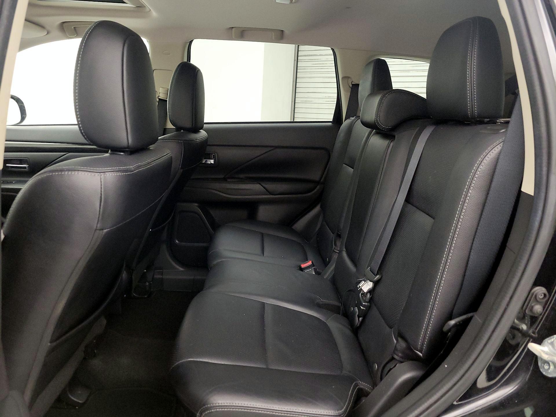 Thumbnail: 2018 Mitsubishi Outlander - 20