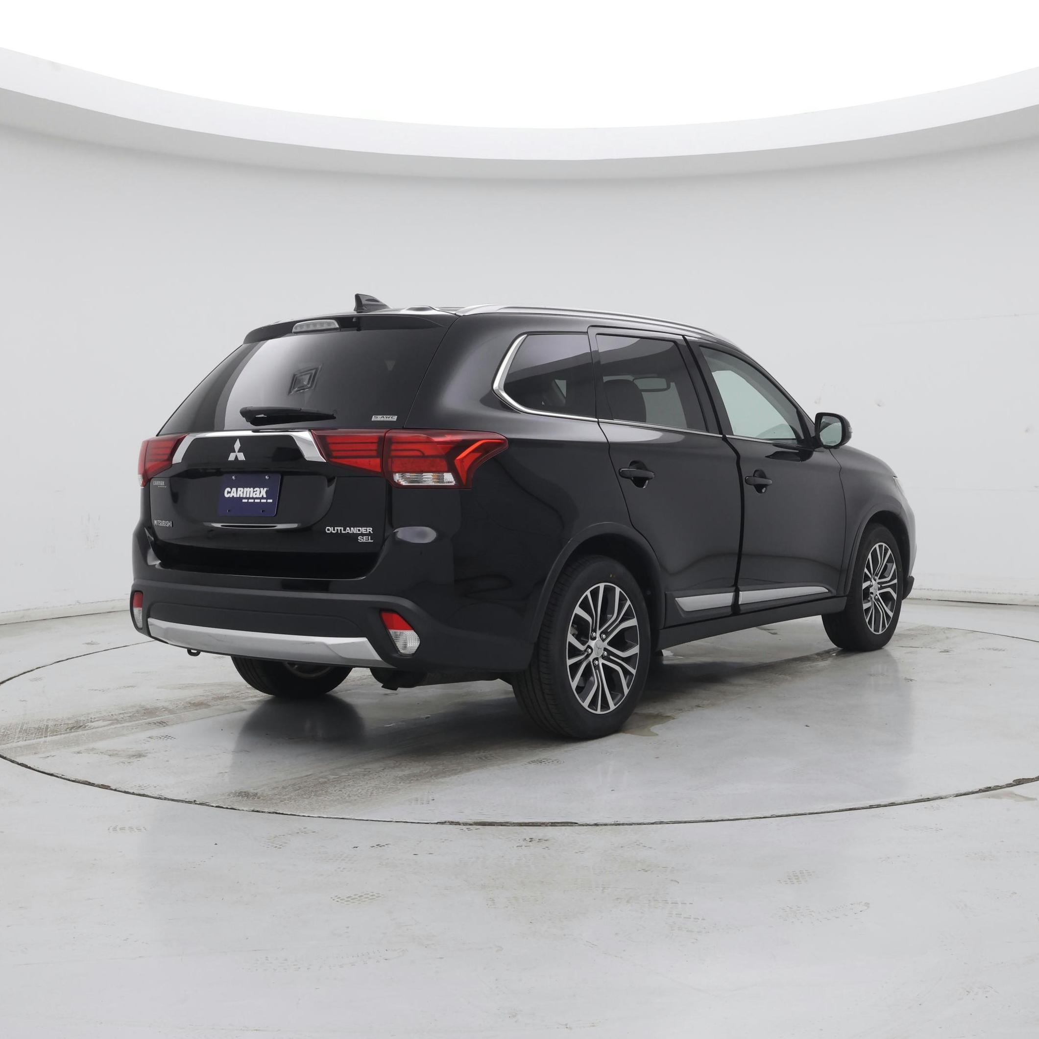 Thumbnail: 2018 Mitsubishi Outlander - 8