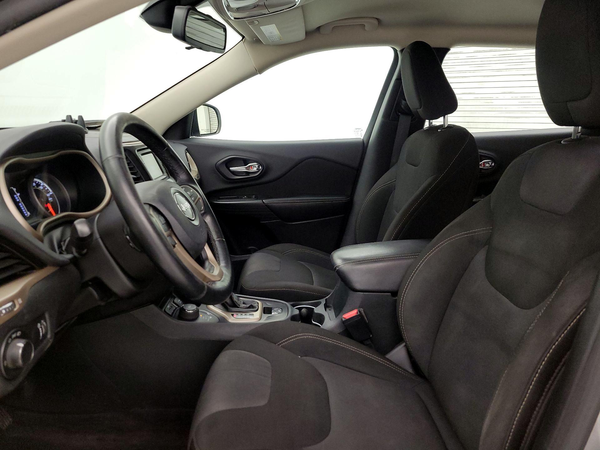 Thumbnail: 2016 Jeep Cherokee - 11