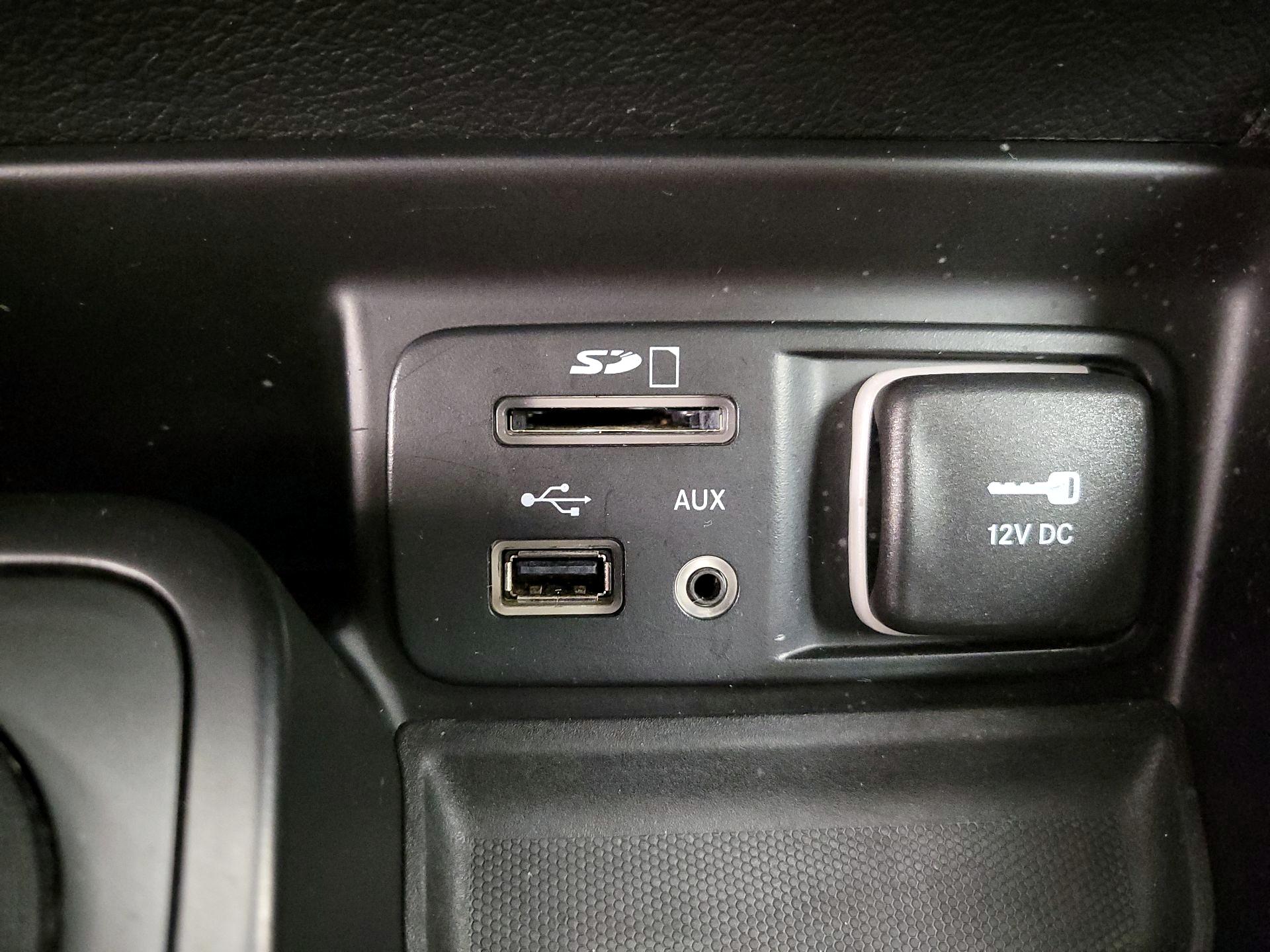 Thumbnail: 2016 Jeep Cherokee - 18