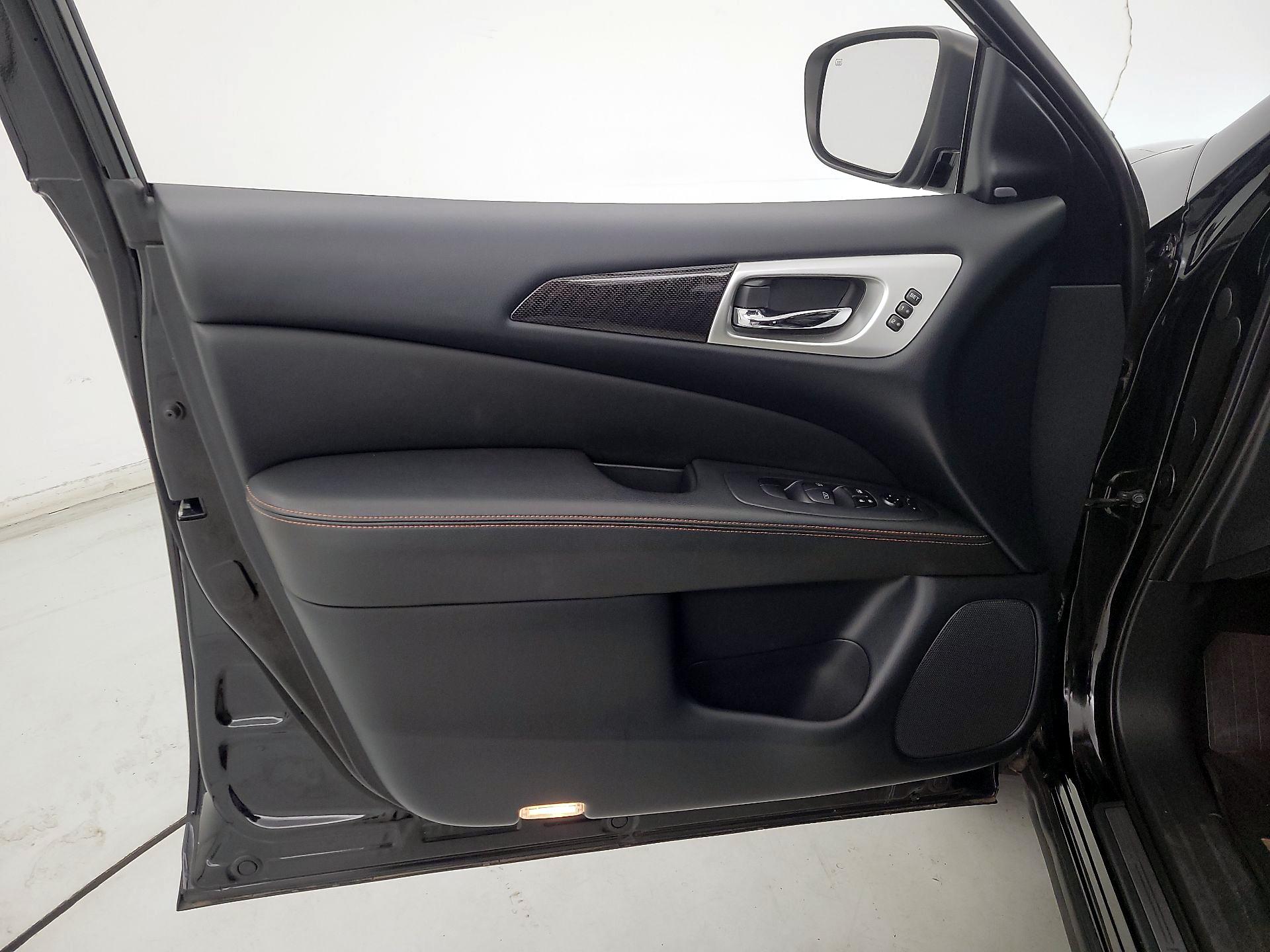 Thumbnail: 2019 Nissan Pathfinder - 12