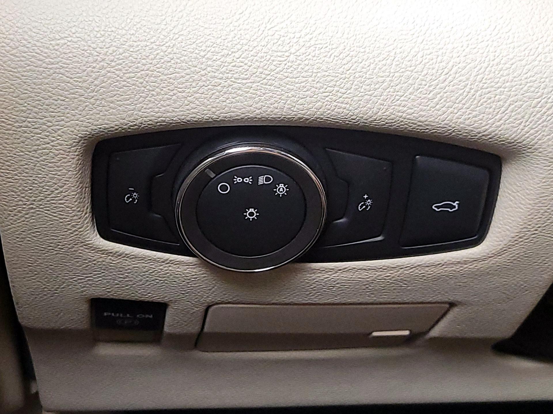 Thumbnail: 2017 Lincoln Continental - 13
