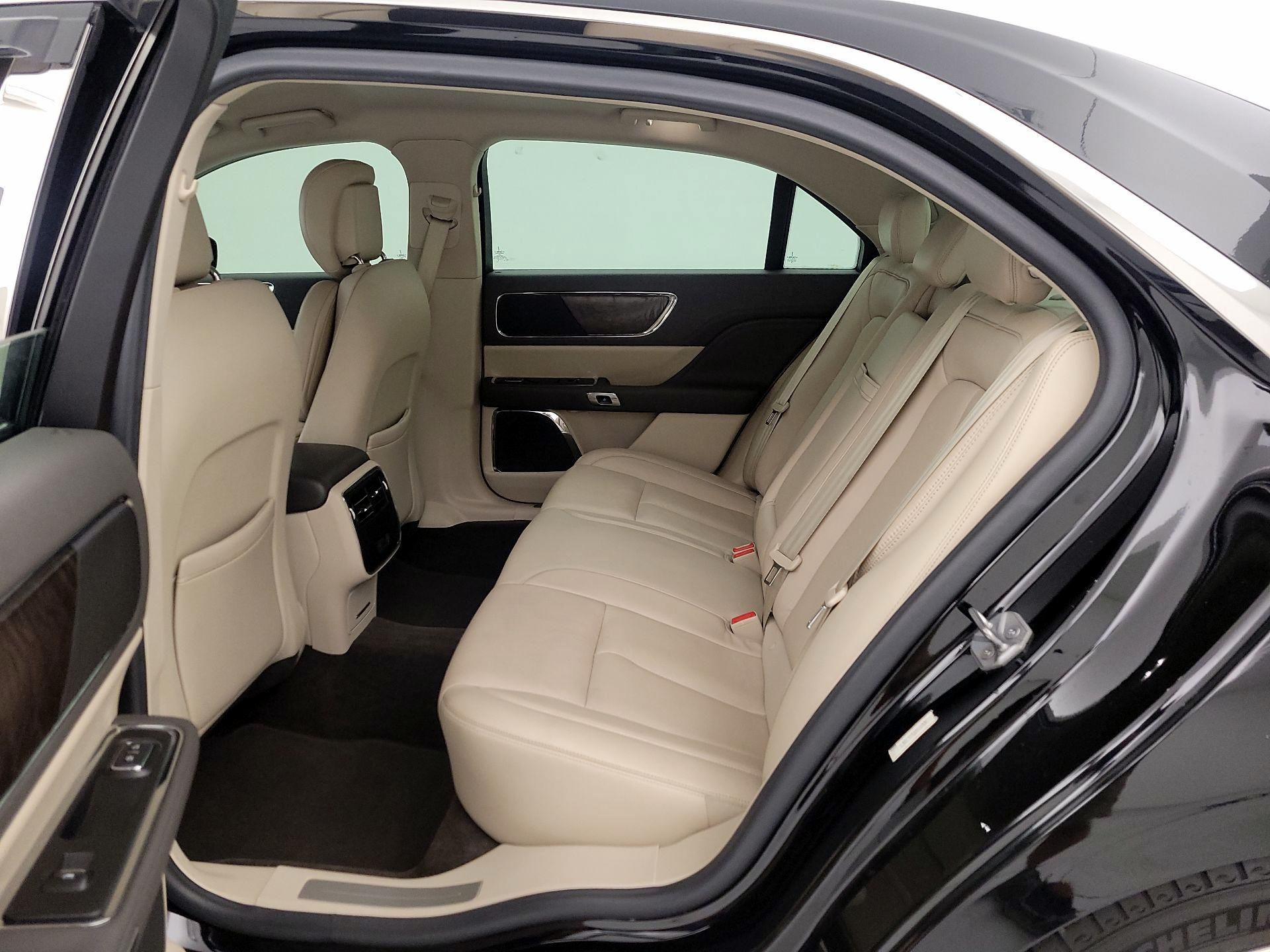 Thumbnail: 2017 Lincoln Continental - 20