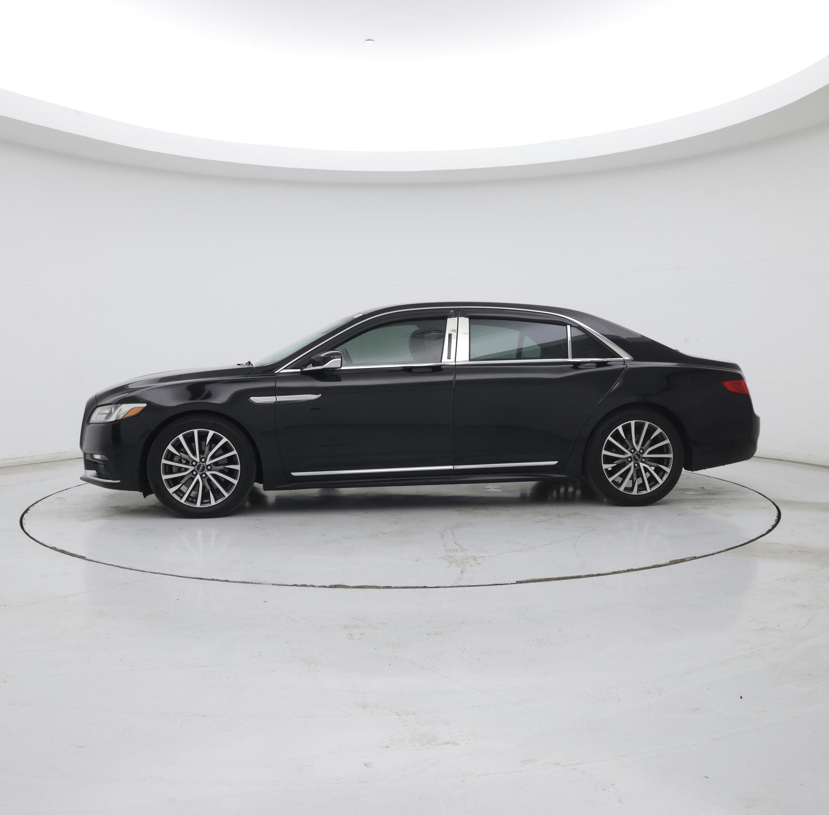 Thumbnail: 2017 Lincoln Continental - 3