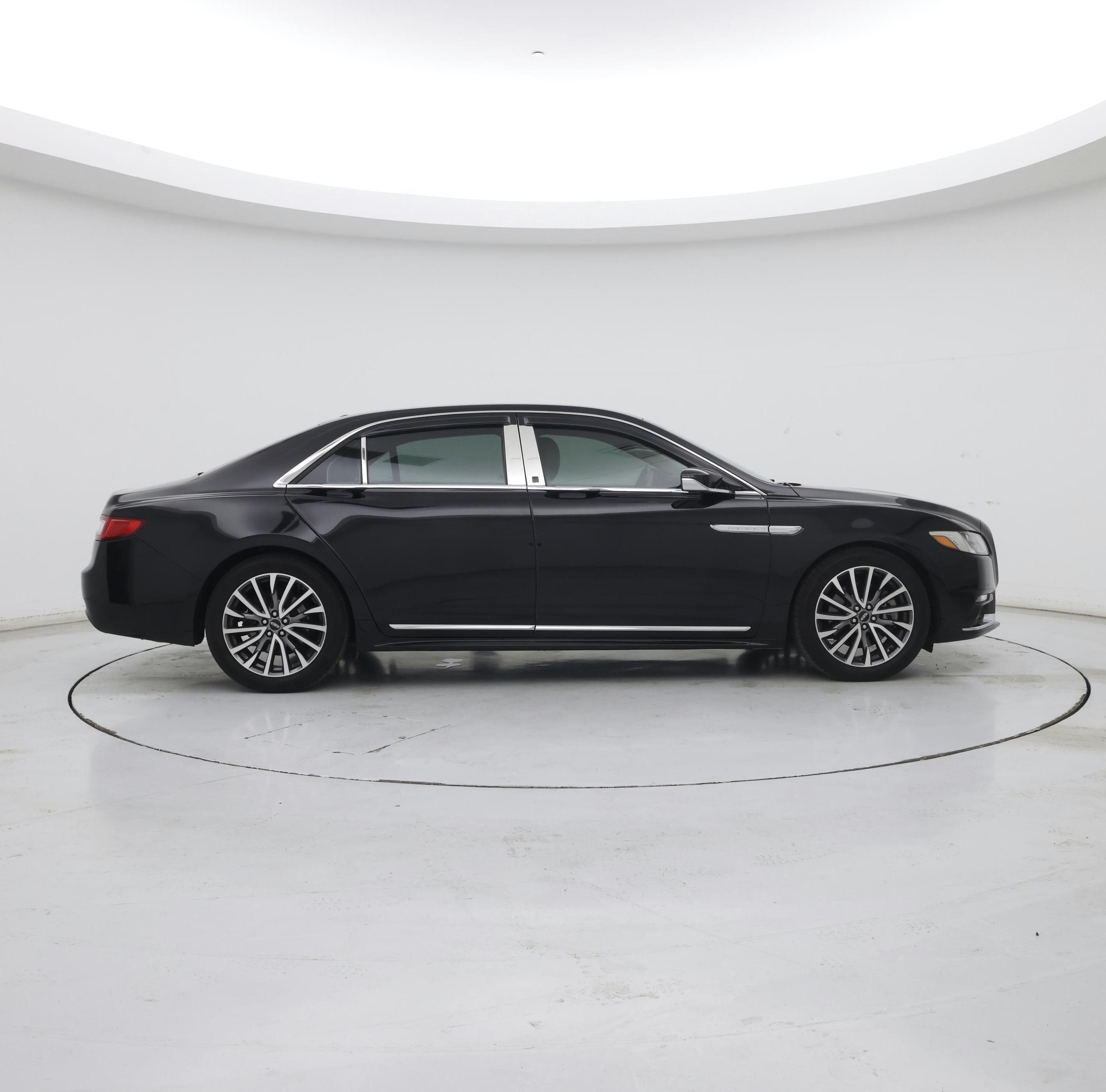 Thumbnail: 2017 Lincoln Continental - 7