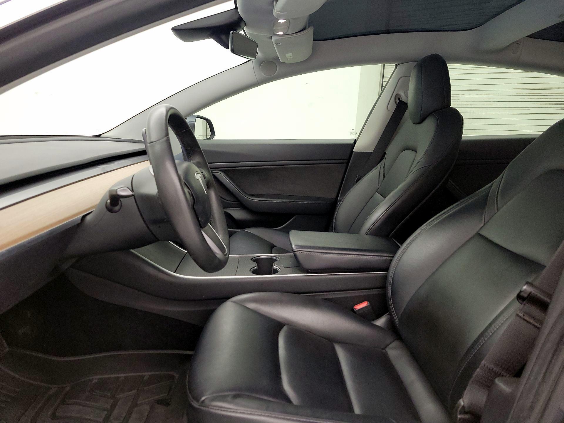 Thumbnail: 2020 Tesla Model 3 - 11