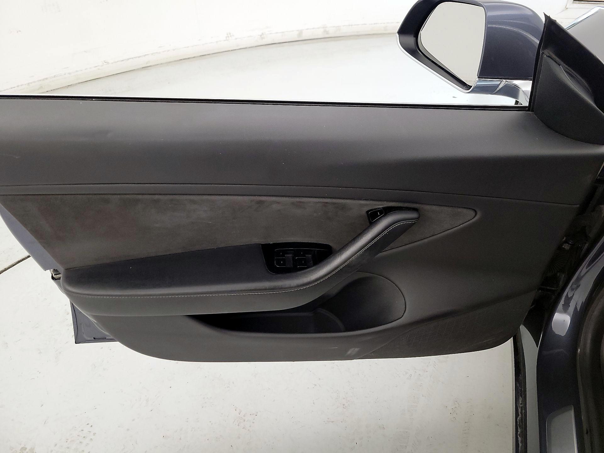 Thumbnail: 2020 Tesla Model 3 - 12