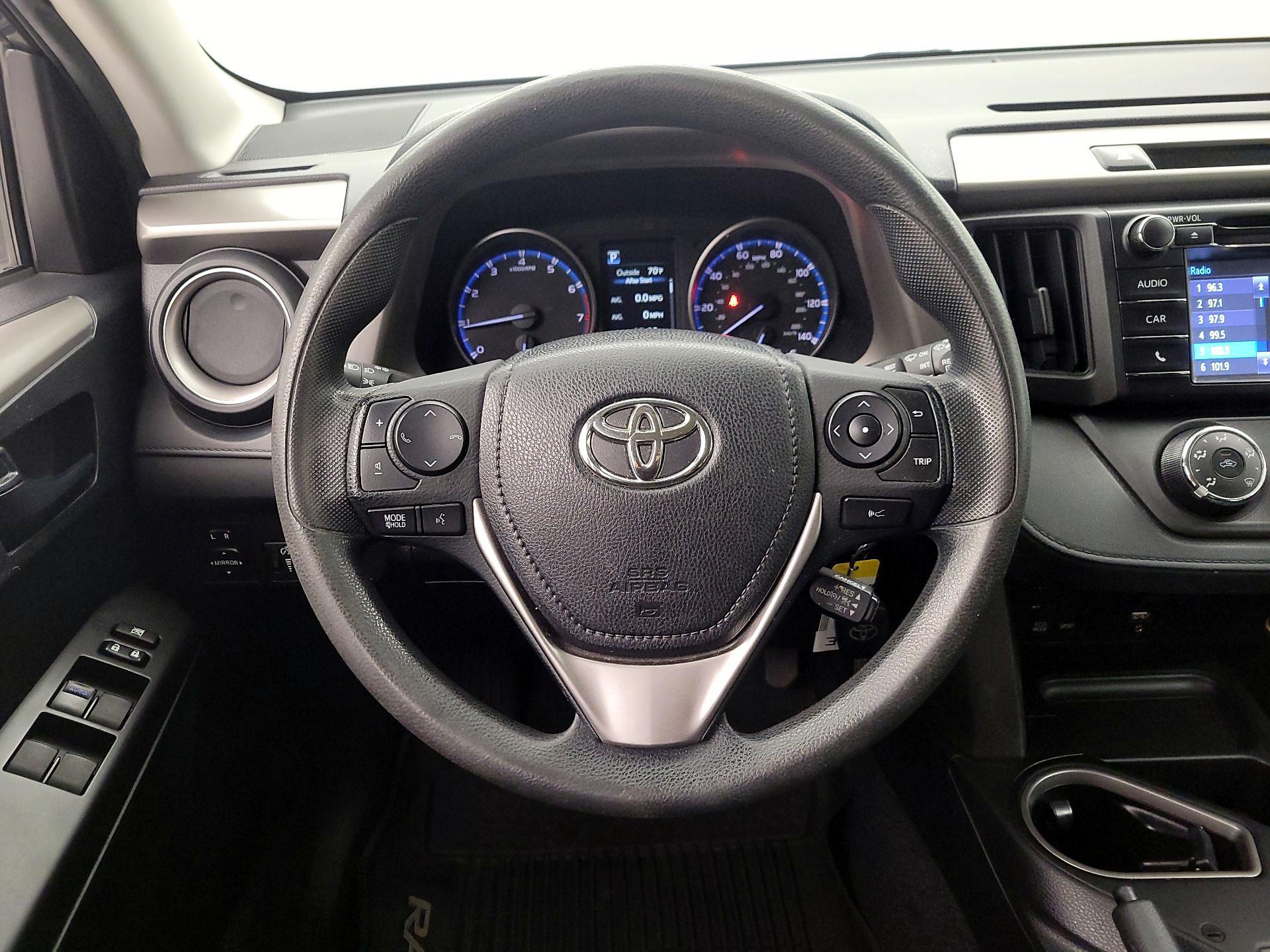 Thumbnail: 2018 Toyota RAV4 - 10