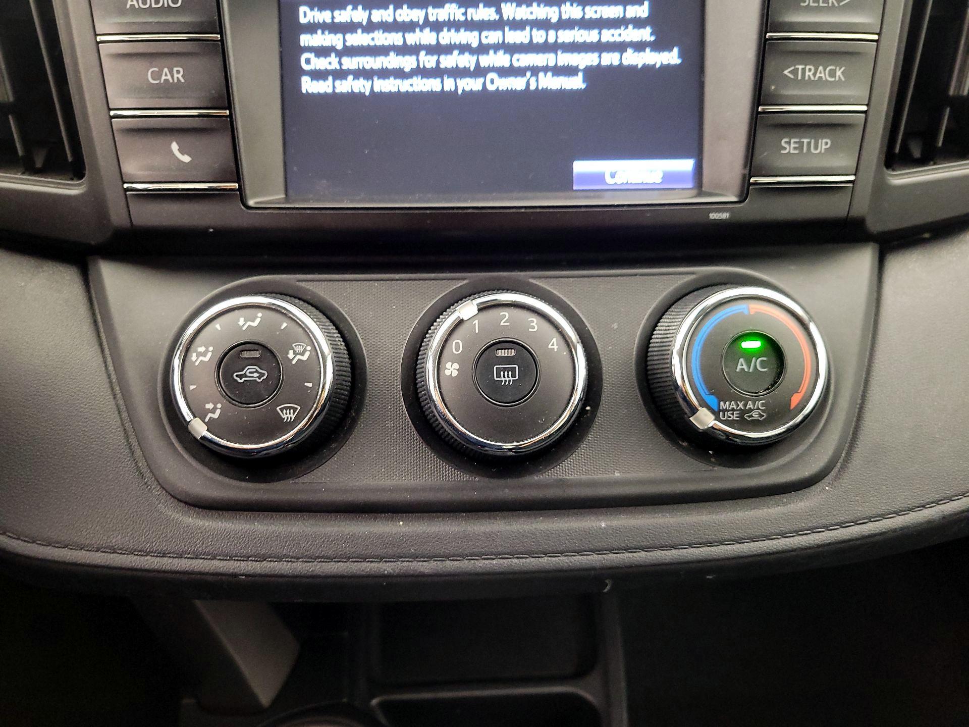Thumbnail: 2018 Toyota RAV4 - 16