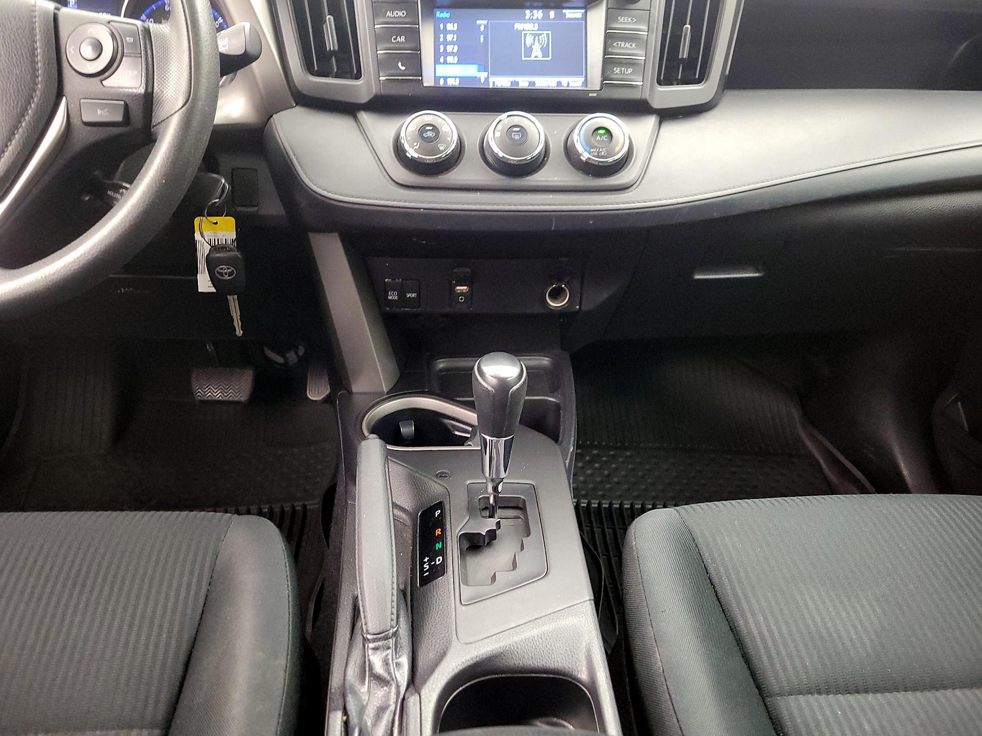 Thumbnail: 2018 Toyota RAV4 - 17