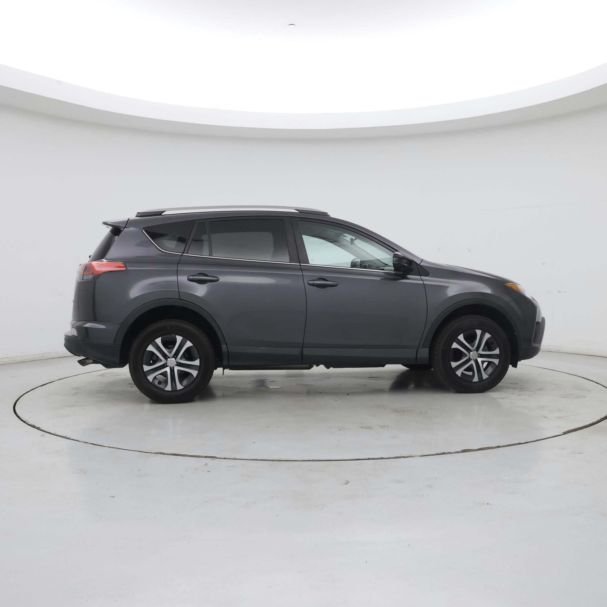 Thumbnail: 2018 Toyota RAV4 - 7