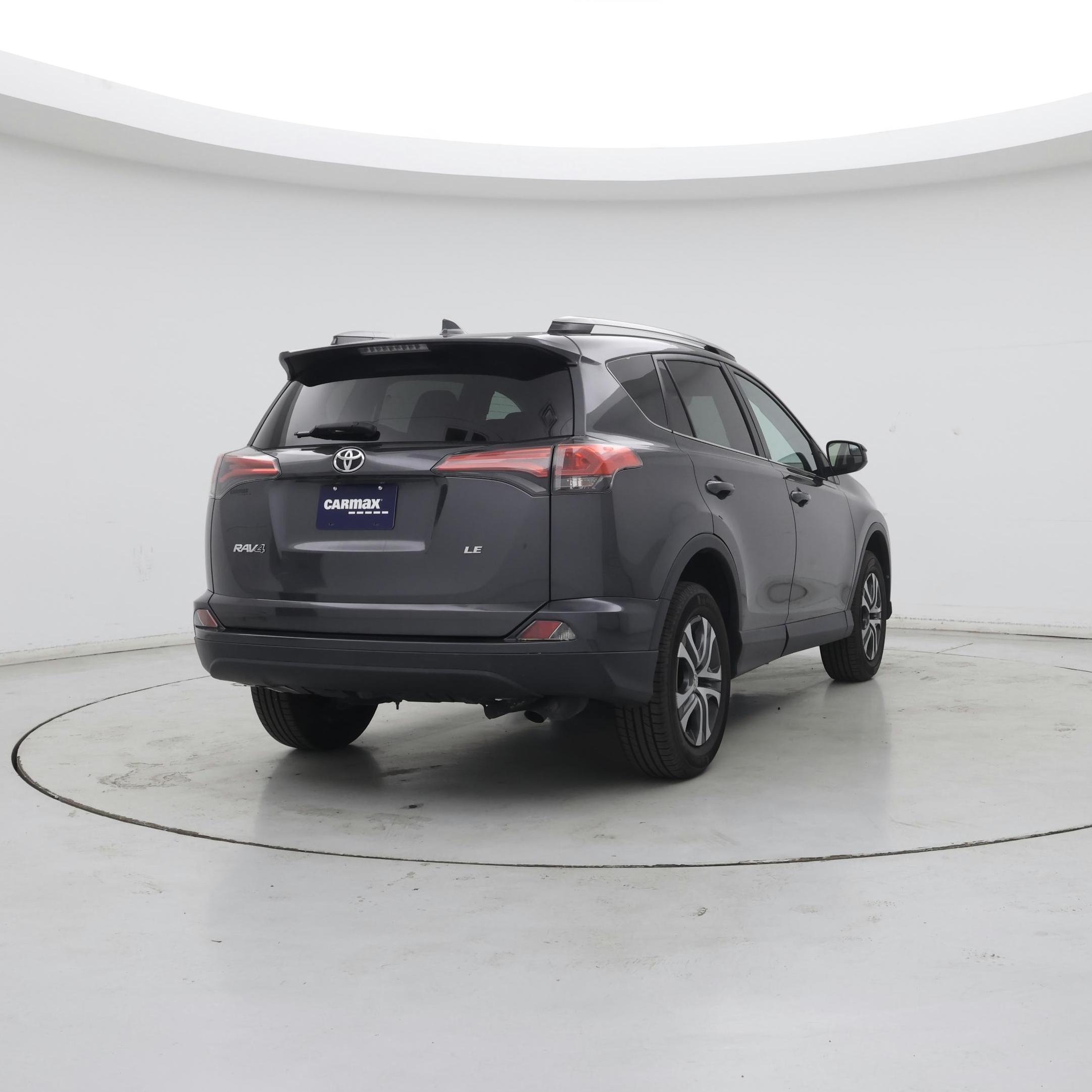 Thumbnail: 2018 Toyota RAV4 - 8