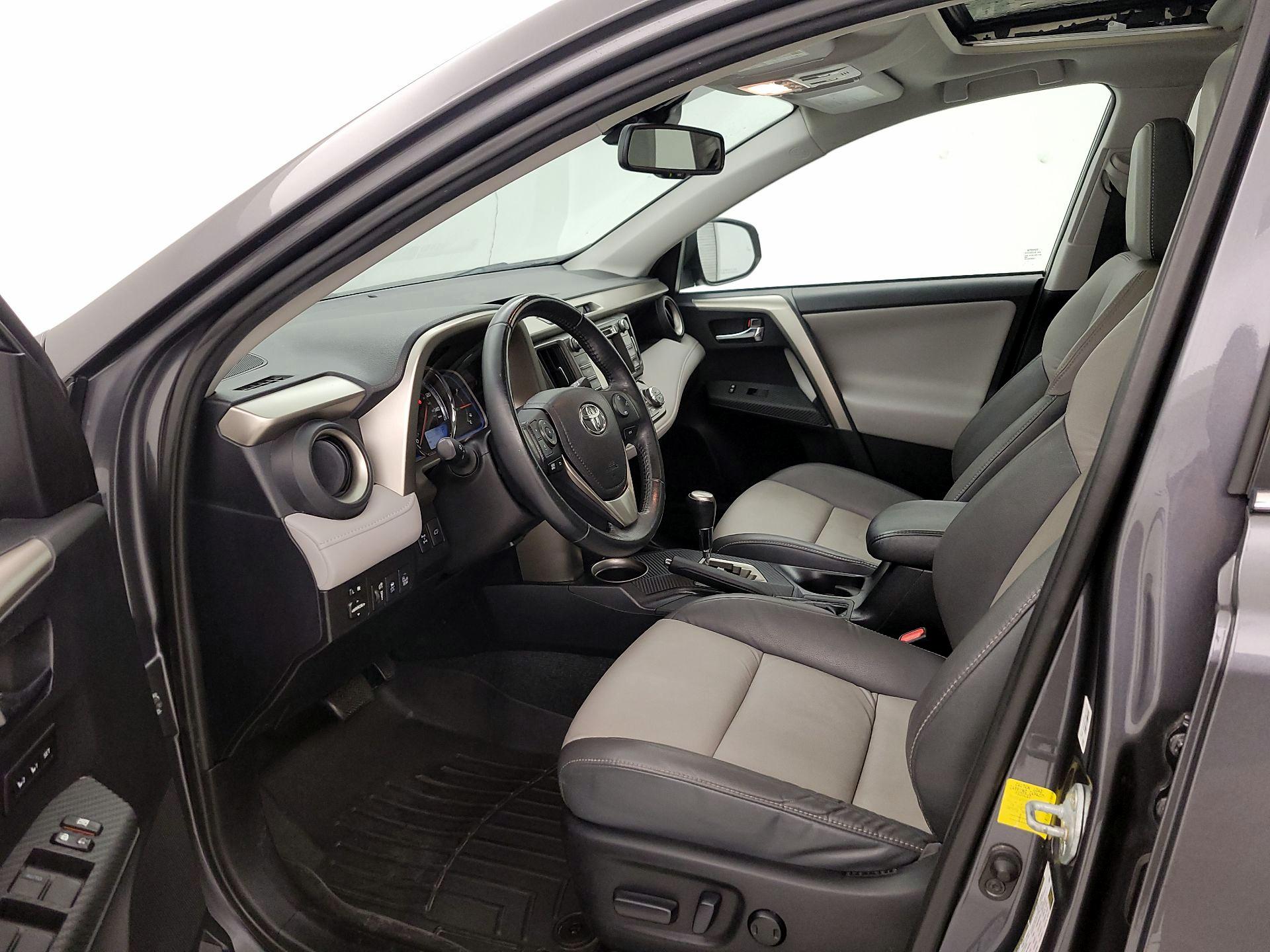 Thumbnail: 2015 Toyota RAV4 - 11