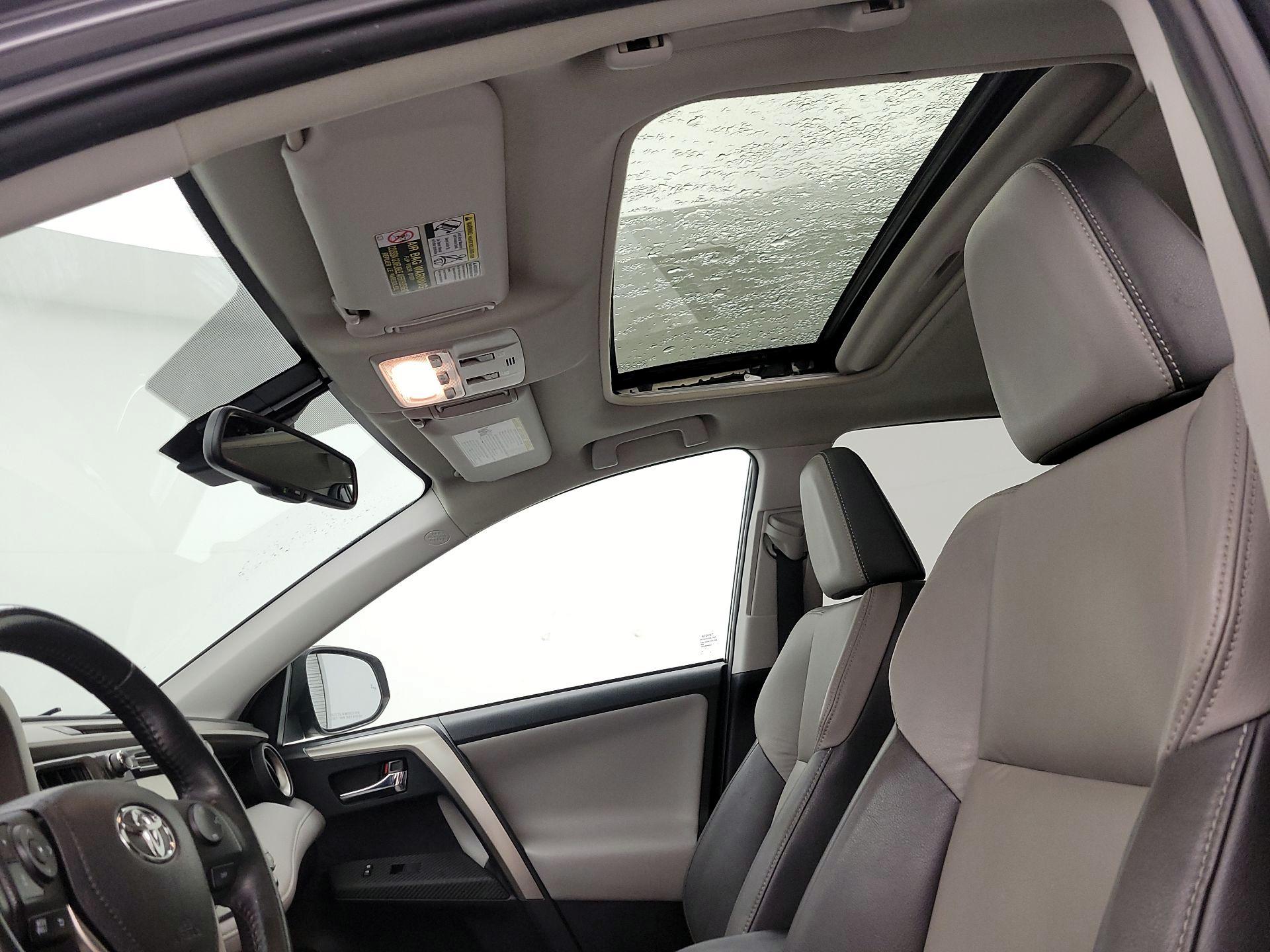 Thumbnail: 2015 Toyota RAV4 - 19