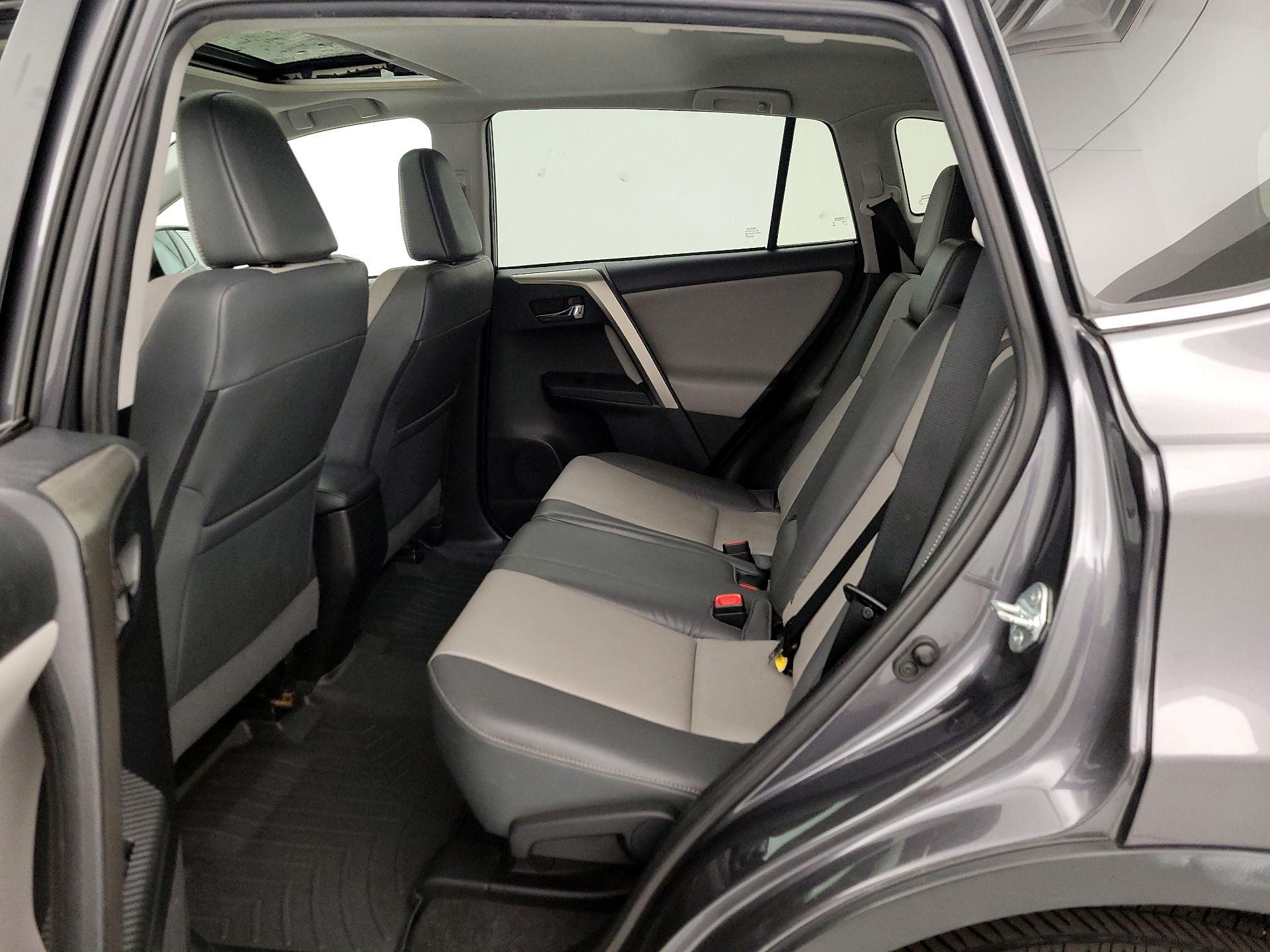 Thumbnail: 2015 Toyota RAV4 - 20