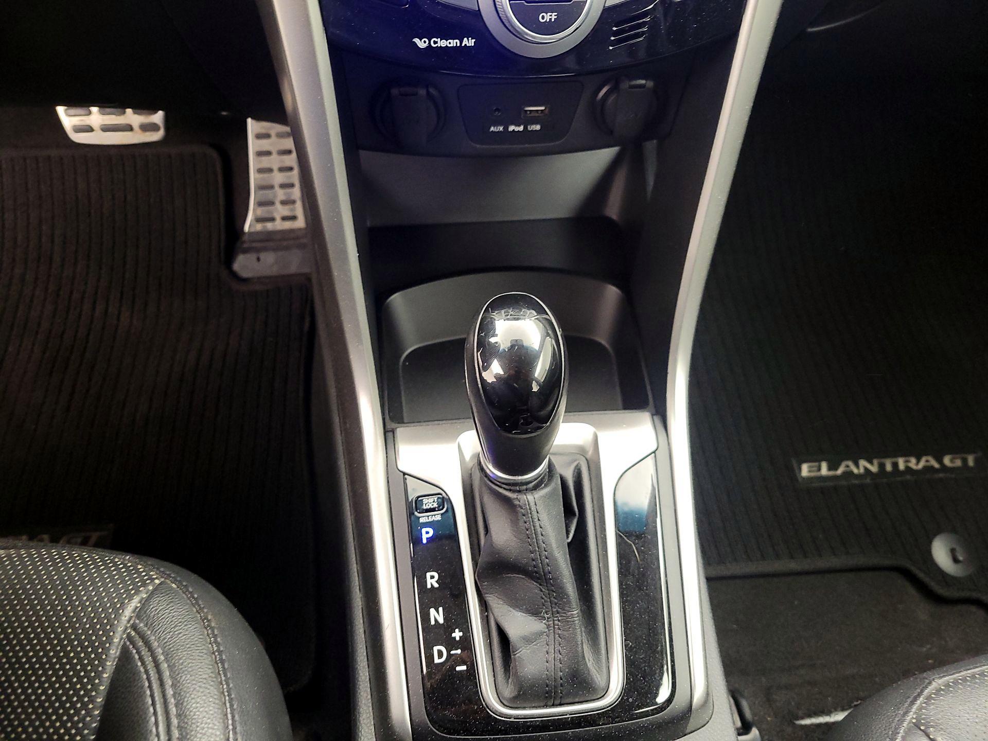 Thumbnail: 2016 Hyundai Elantra - 18