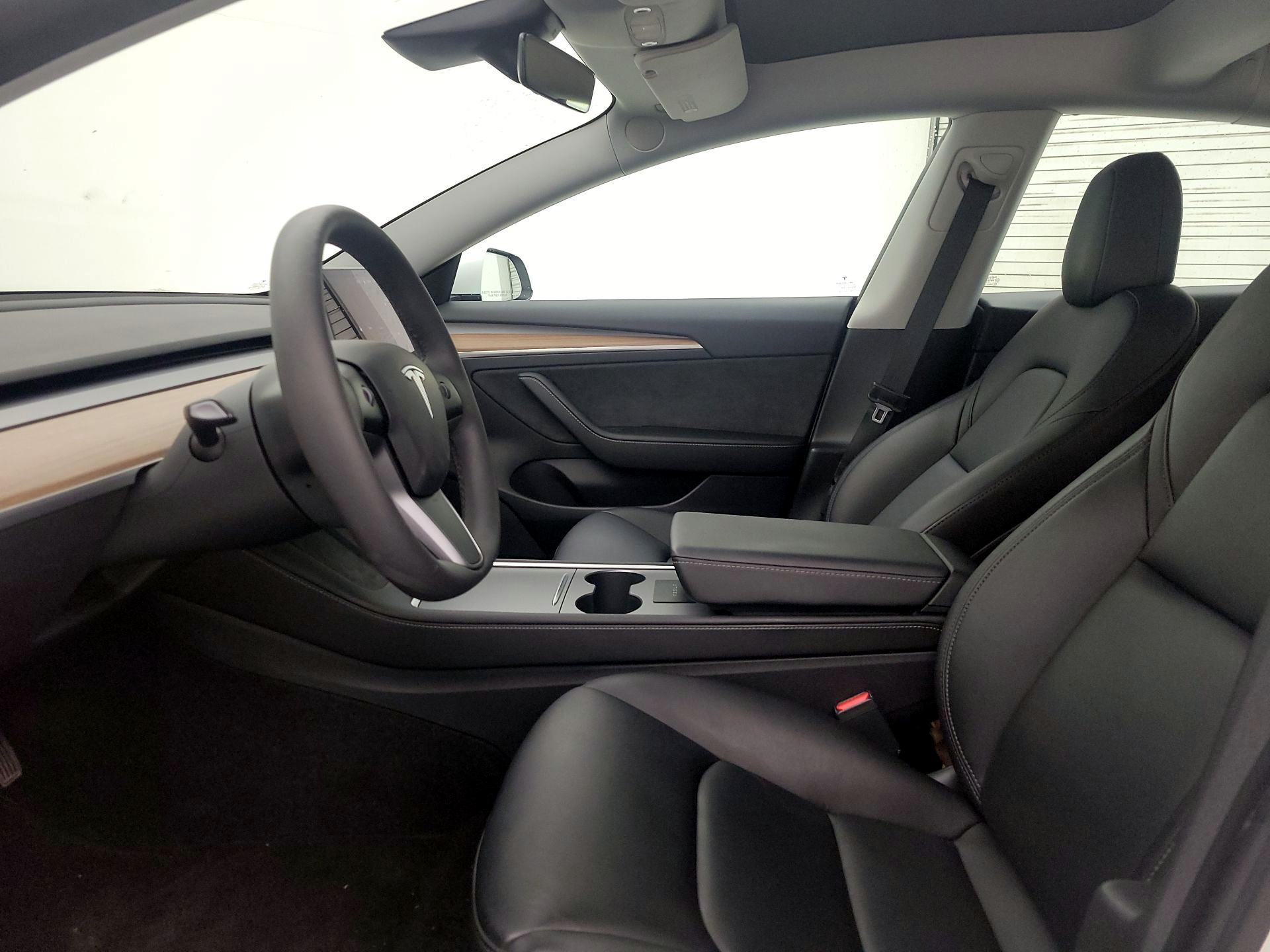 Thumbnail: 2021 Tesla Model 3 - 11