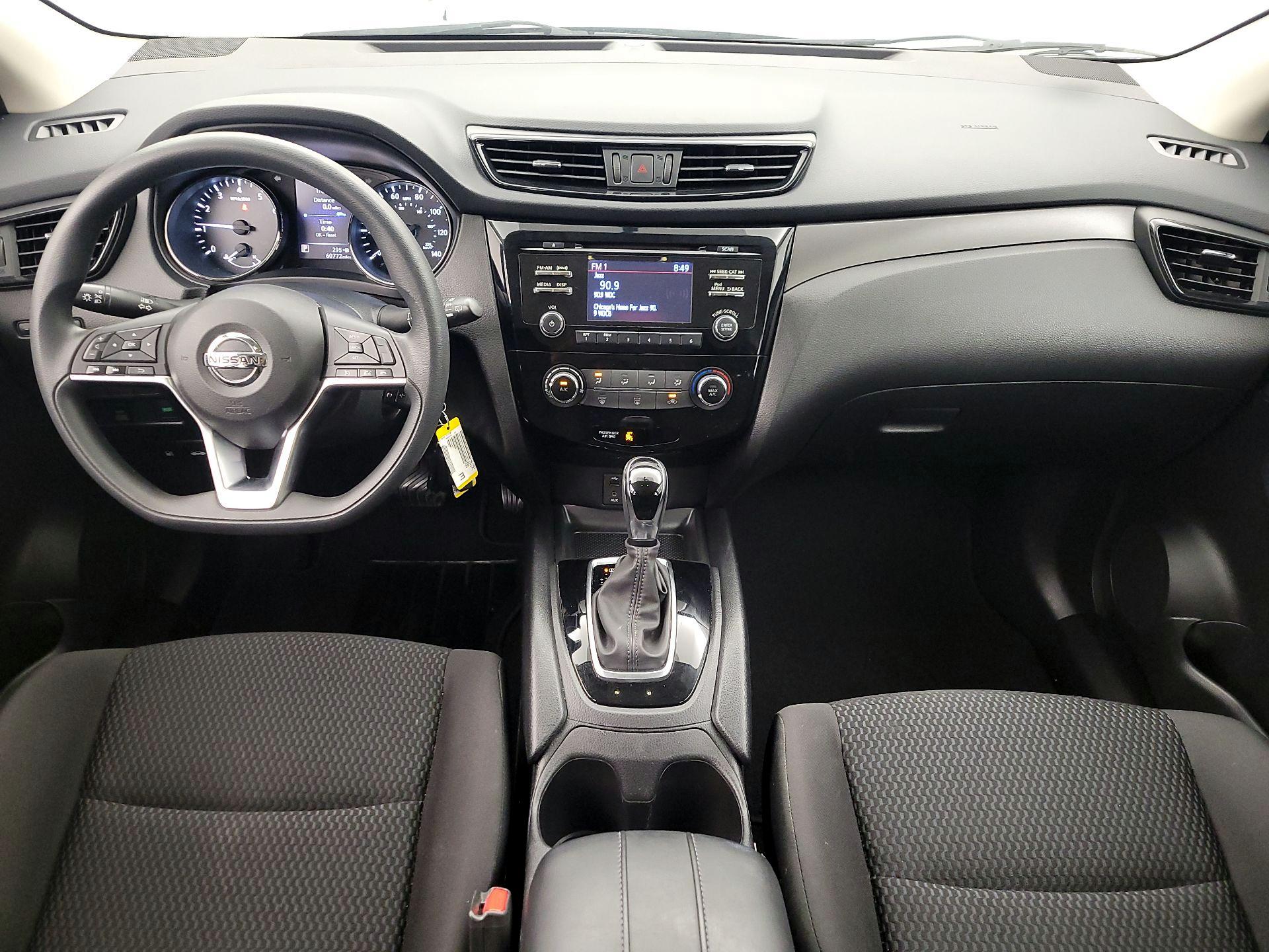 Thumbnail: 2018 Nissan Rogue Sport - 9