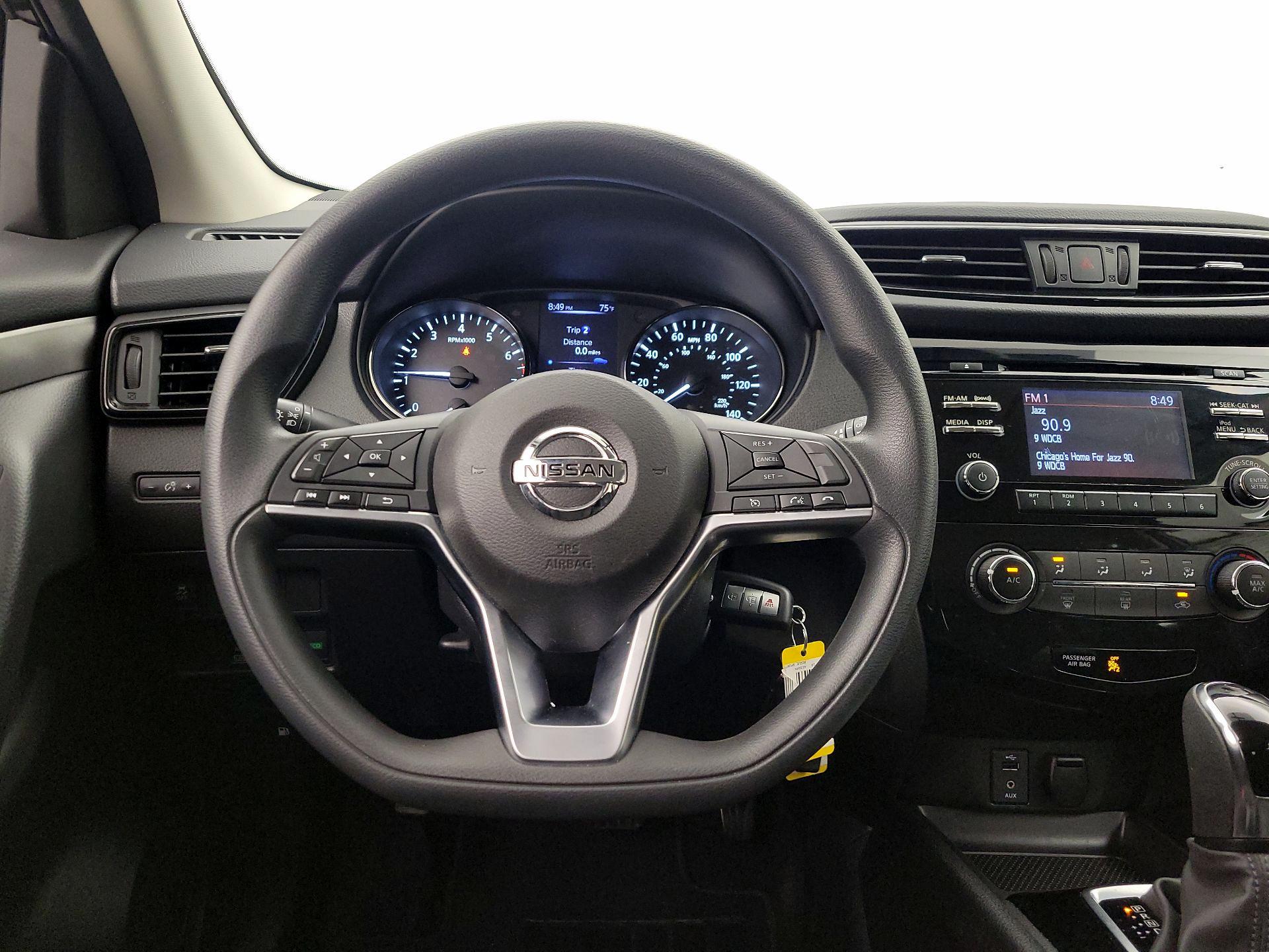 Thumbnail: 2018 Nissan Rogue Sport - 10