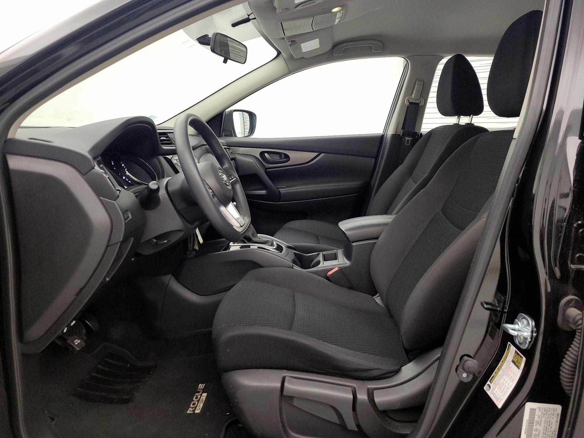 Thumbnail: 2018 Nissan Rogue Sport - 11