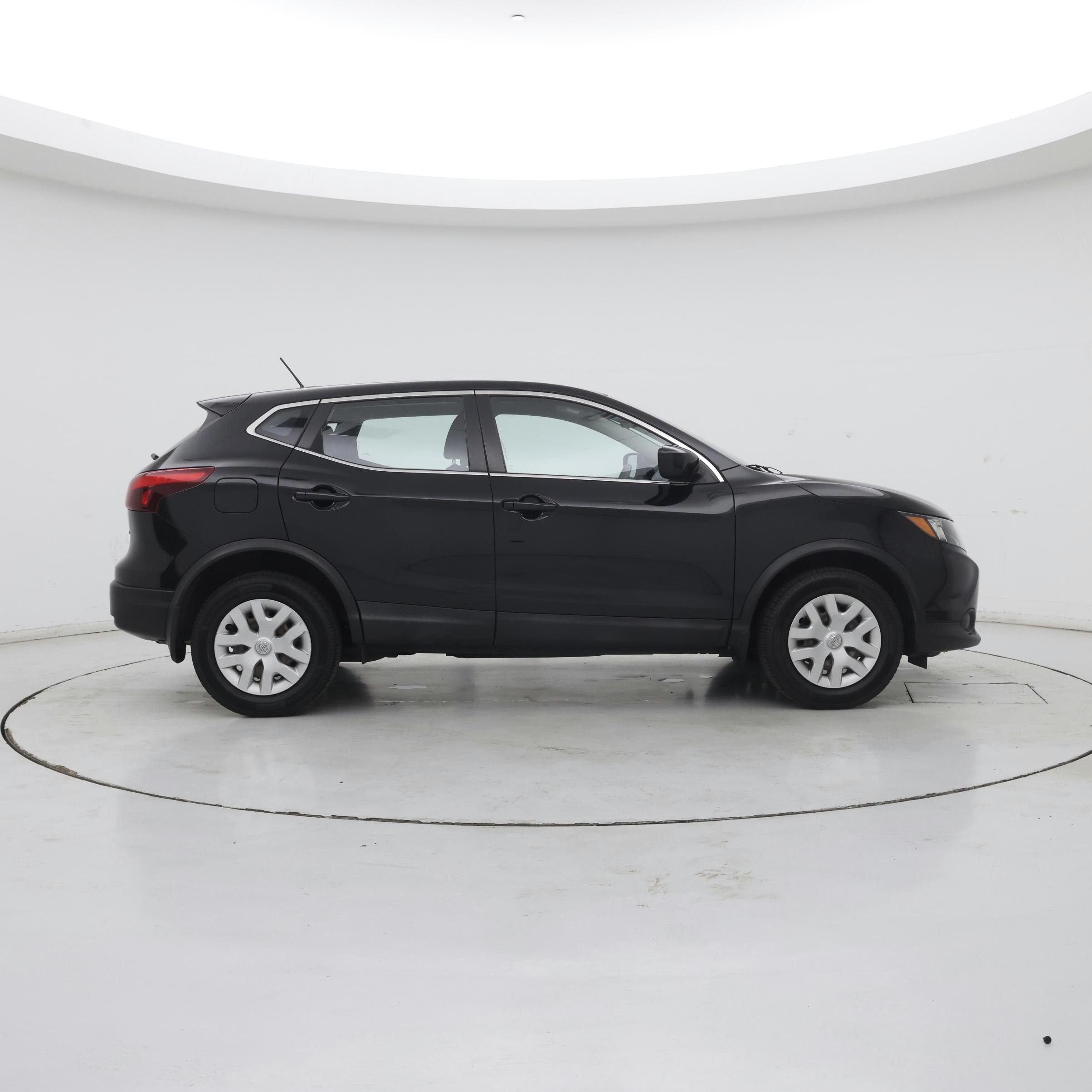 Thumbnail: 2018 Nissan Rogue Sport - 7