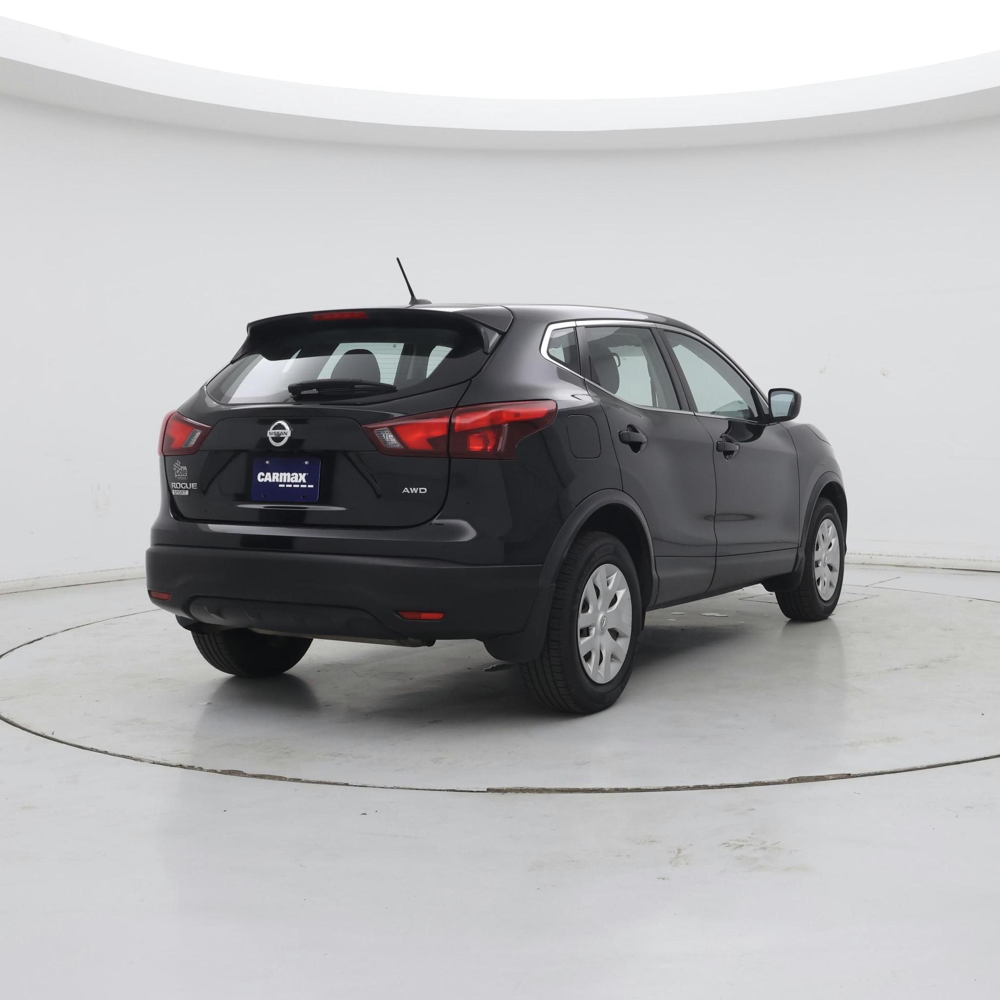 Thumbnail: 2018 Nissan Rogue Sport - 8
