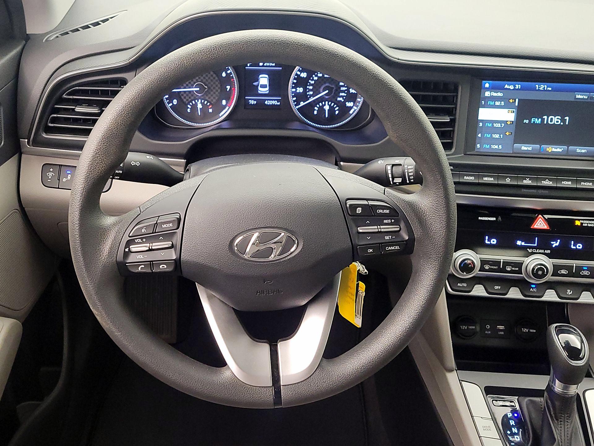 Thumbnail: 2020 Hyundai Elantra - 10