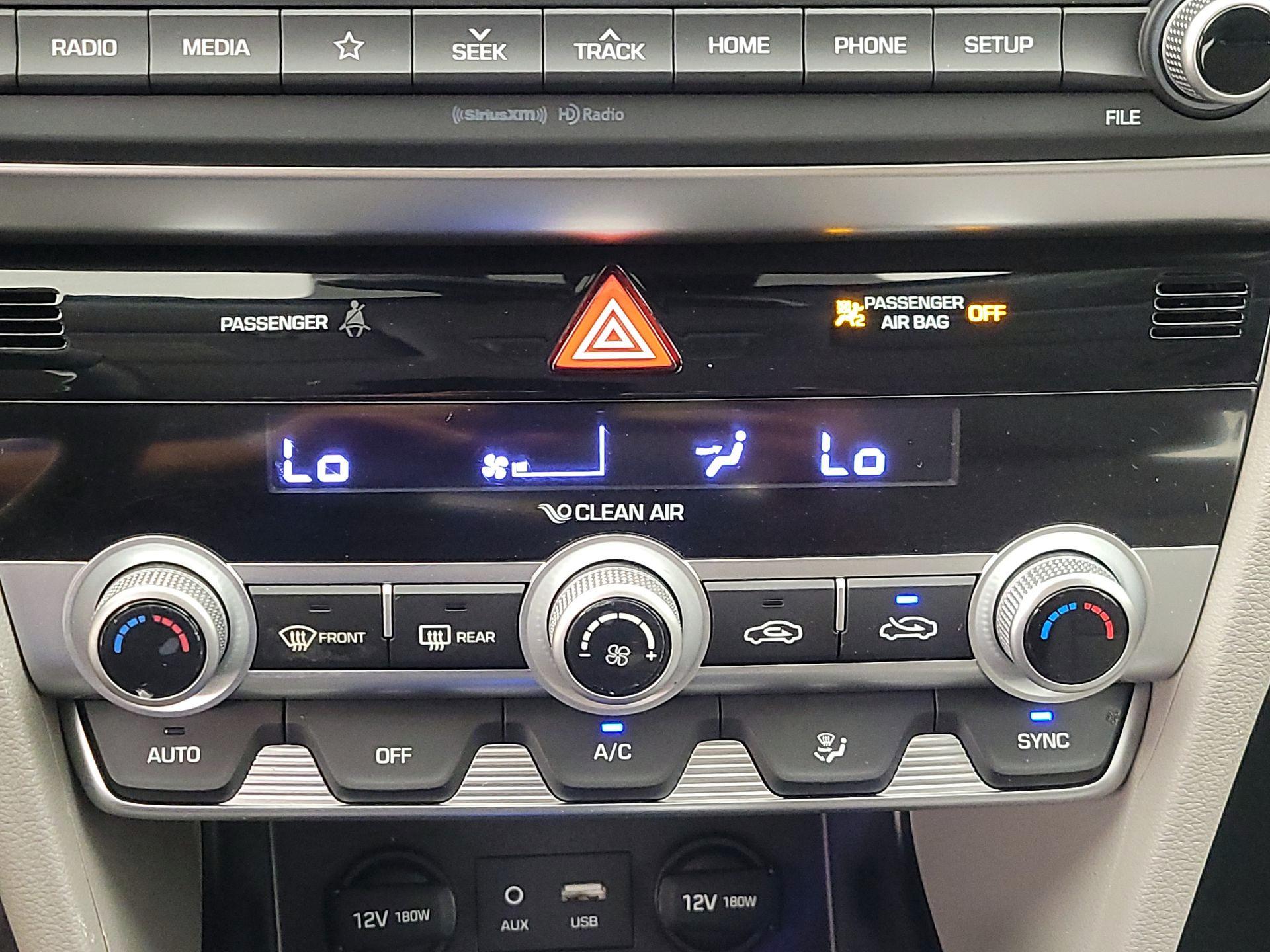 Thumbnail: 2020 Hyundai Elantra - 16