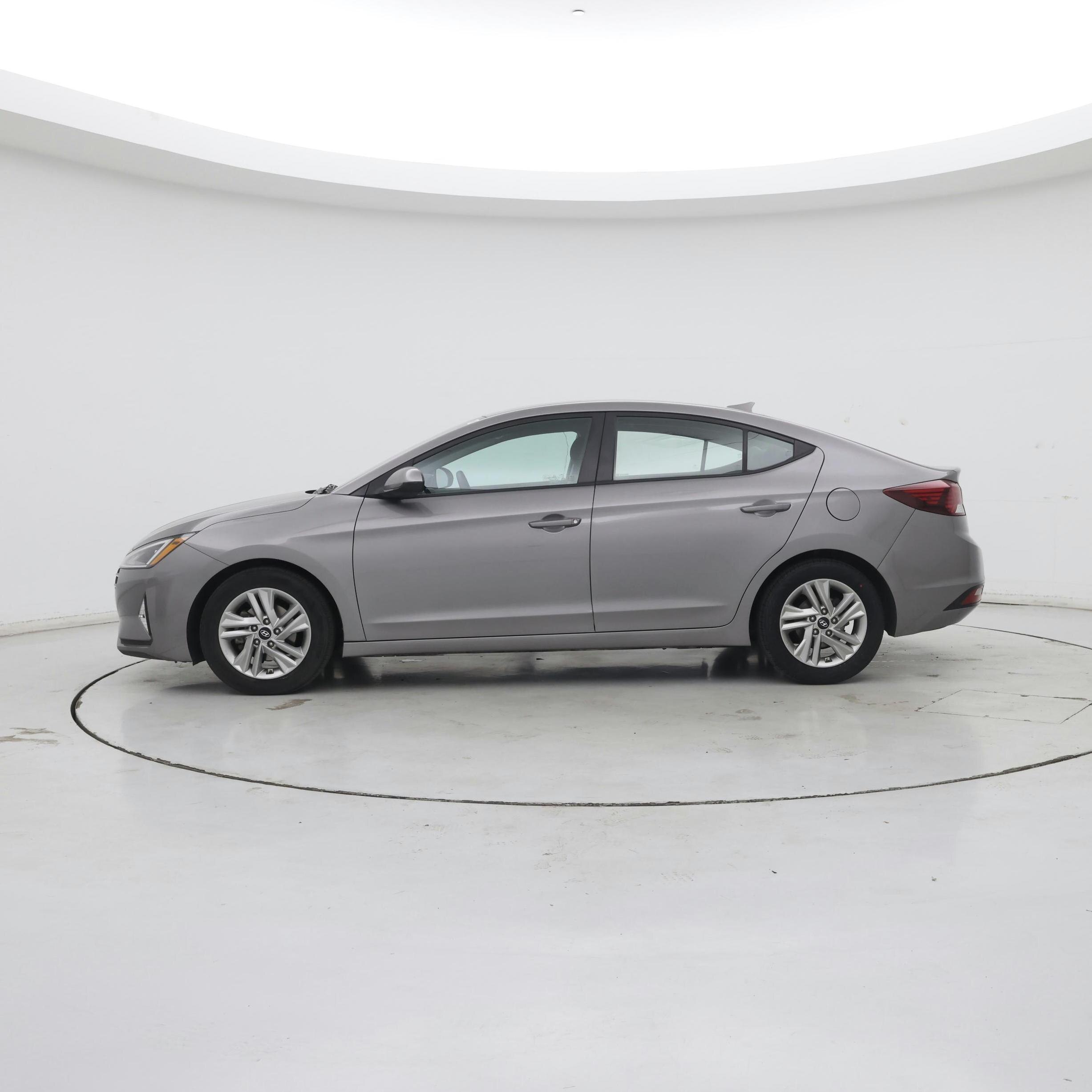 Thumbnail: 2020 Hyundai Elantra - 3