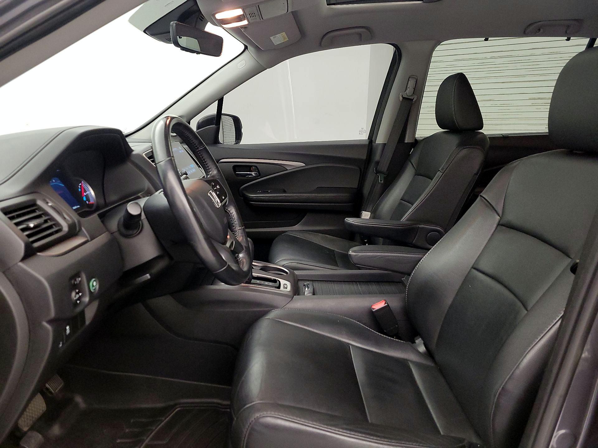Thumbnail: 2019 Honda Pilot - 11