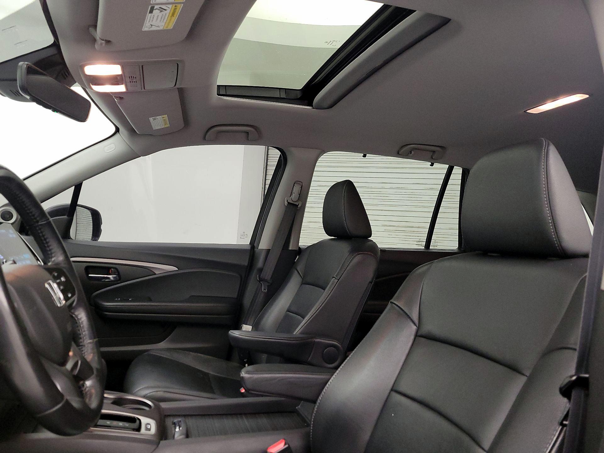 Thumbnail: 2019 Honda Pilot - 19