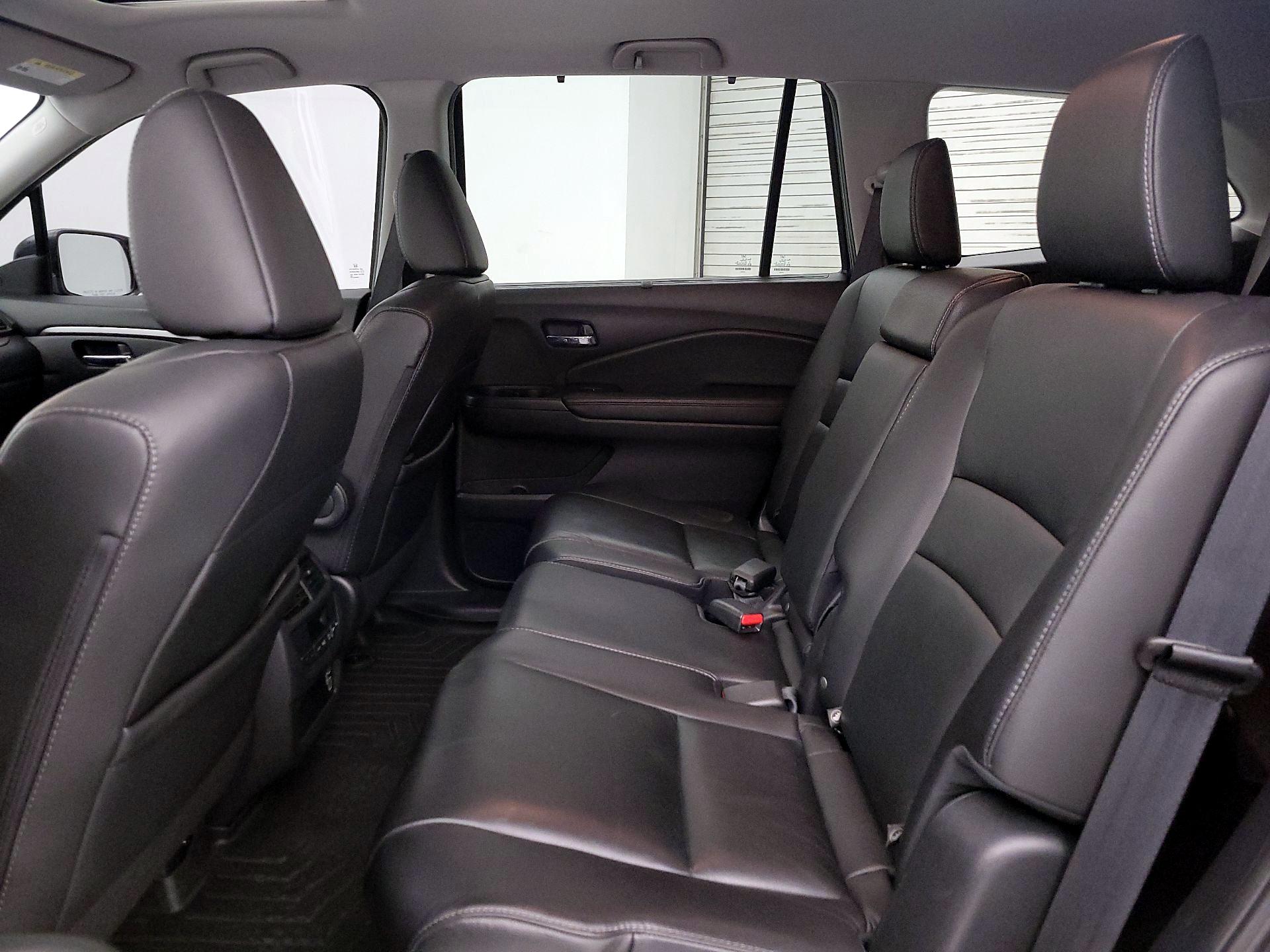 Thumbnail: 2019 Honda Pilot - 20