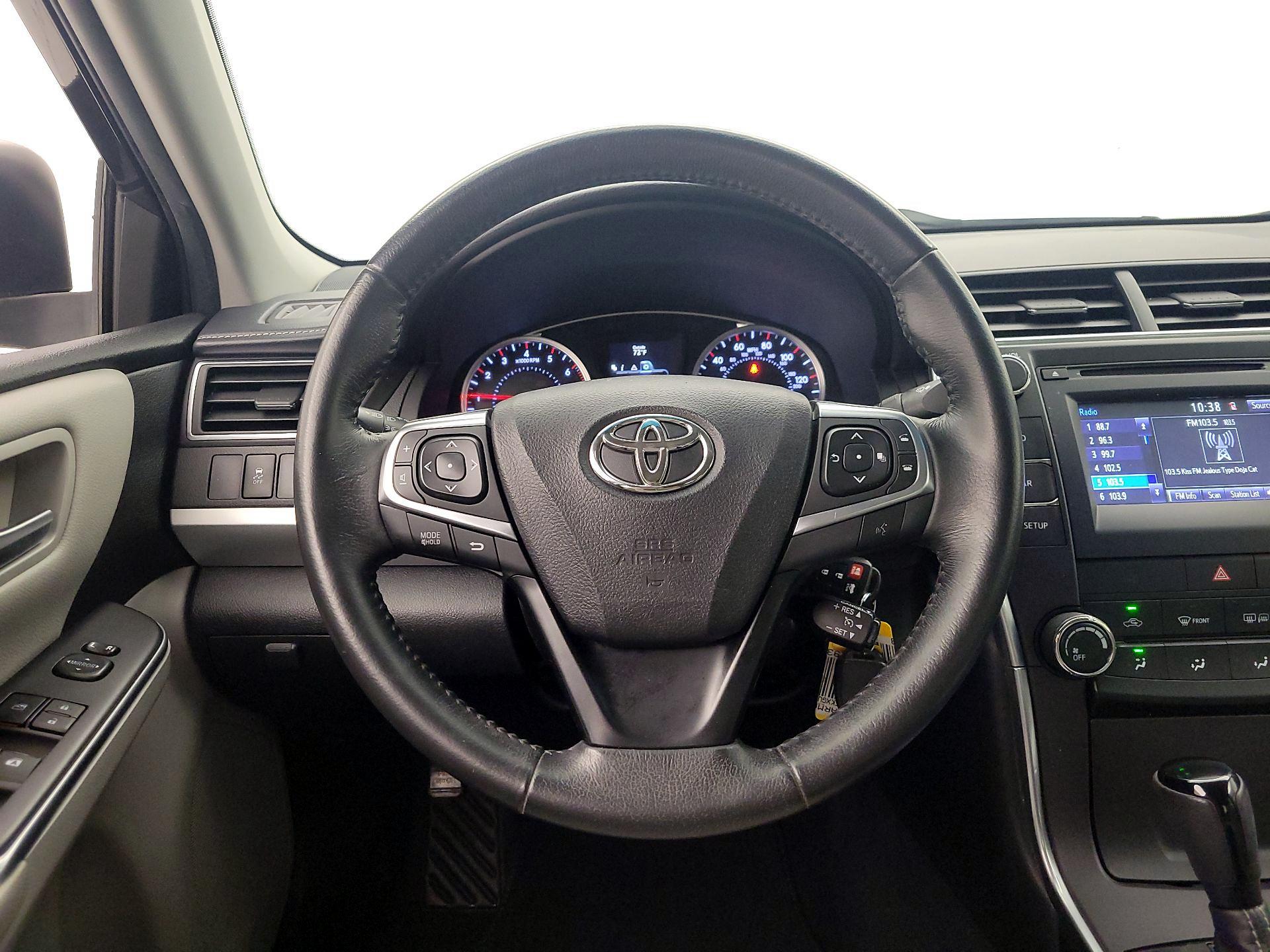 Thumbnail: 2016 Toyota Camry - 10