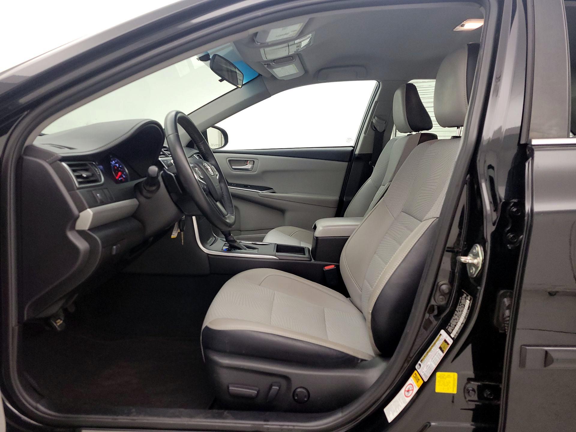 Thumbnail: 2016 Toyota Camry - 11