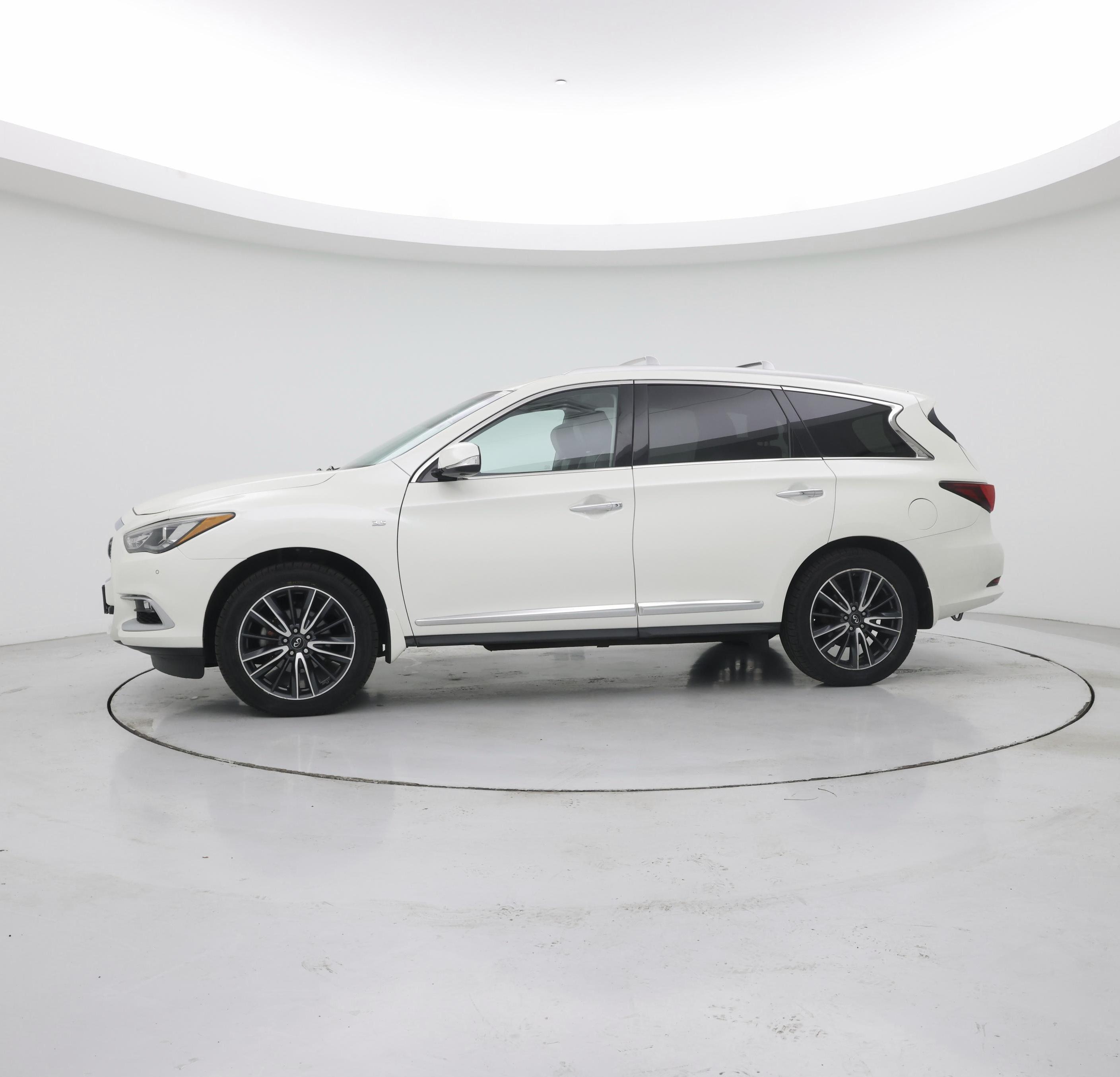 Thumbnail: 2016 INFINITI QX60 - 3