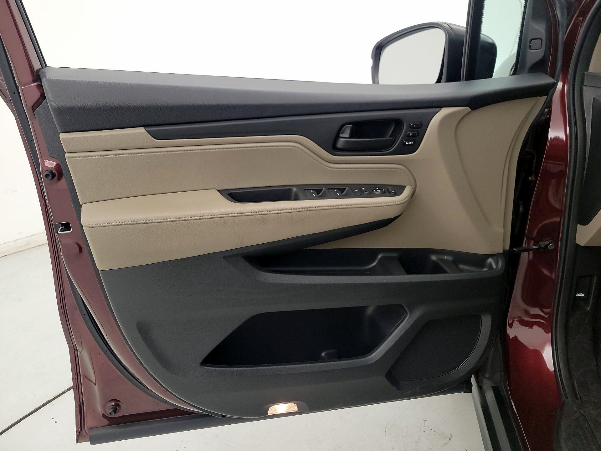 Thumbnail: 2020 Honda Odyssey - 12