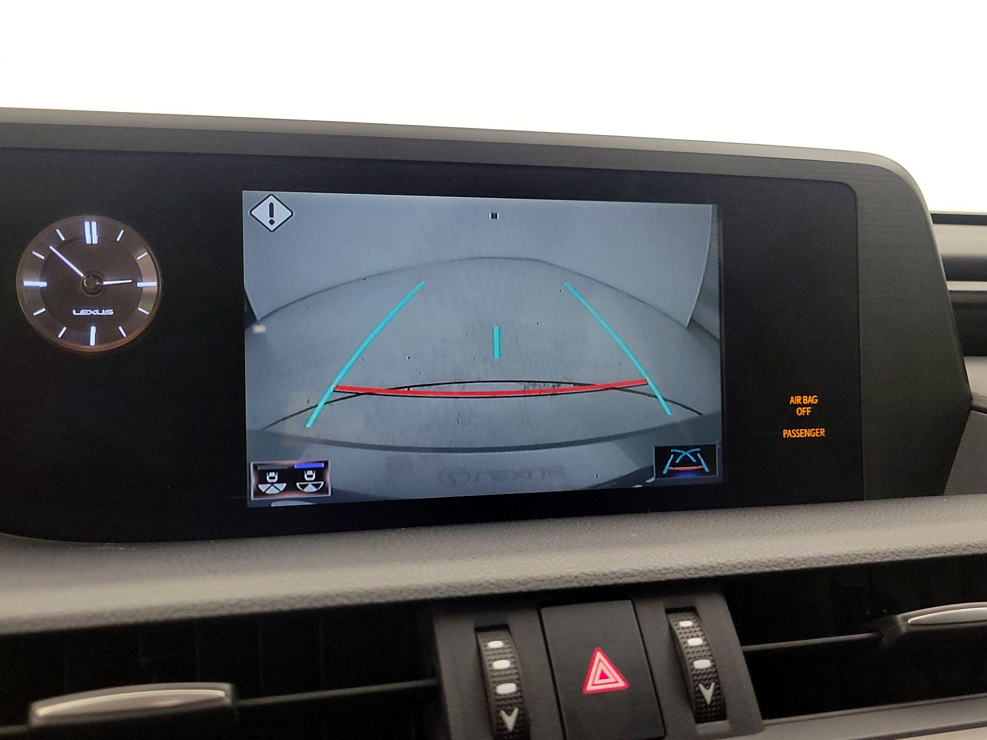 Thumbnail: 2020 Lexus ES - 14