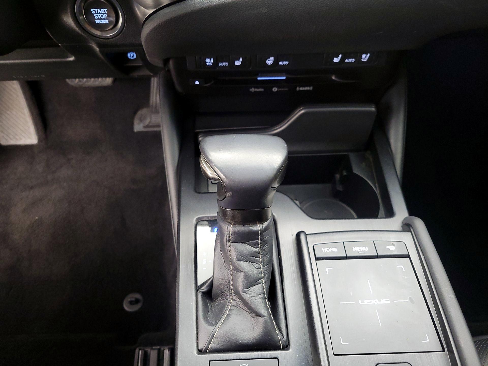 Thumbnail: 2020 Lexus ES - 17