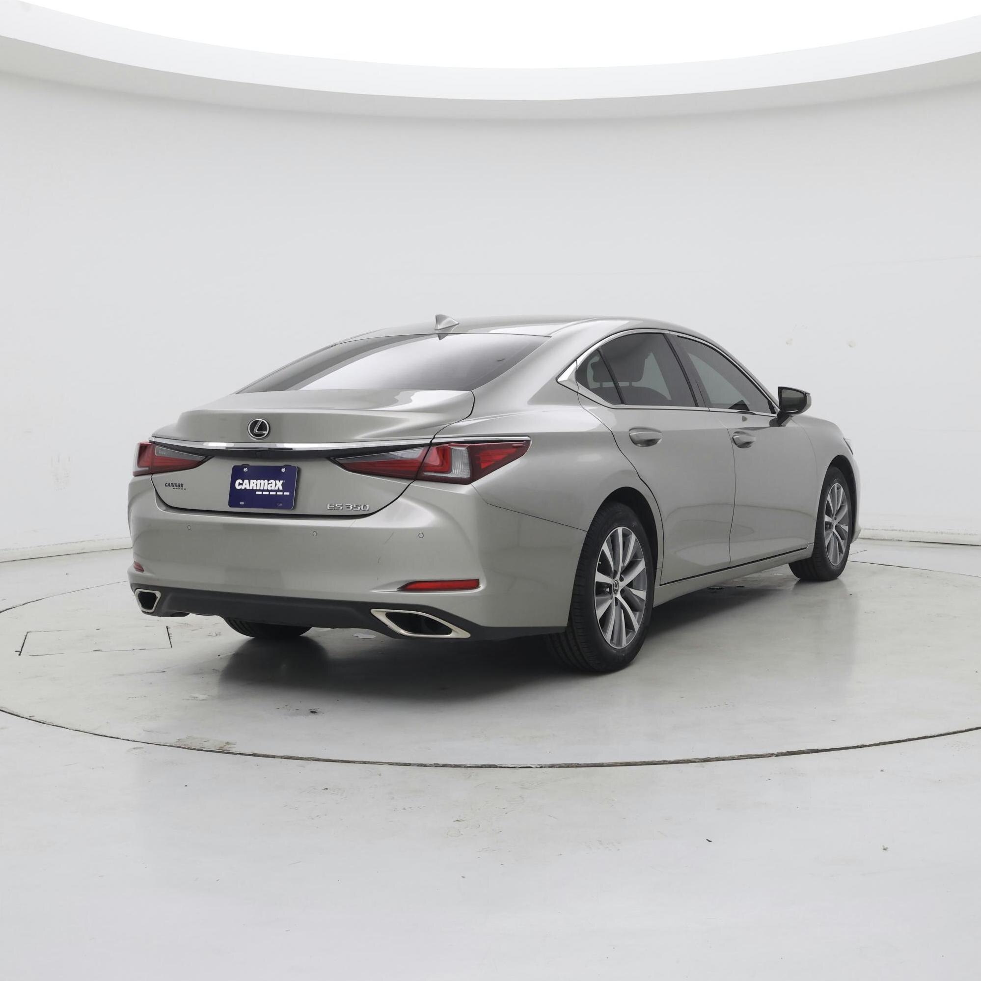 Thumbnail: 2020 Lexus ES - 8