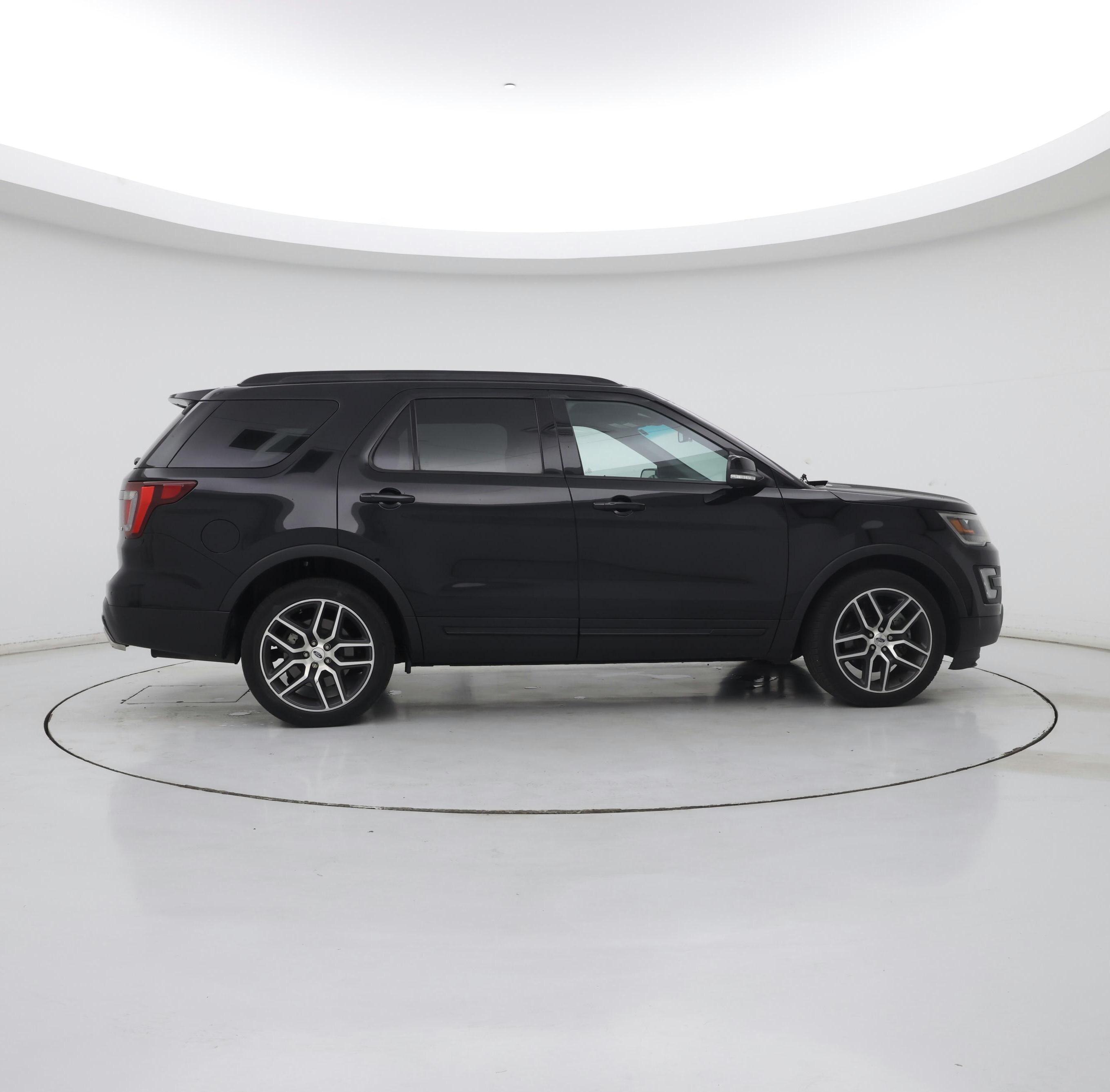 Thumbnail: 2017 Ford Explorer - 7